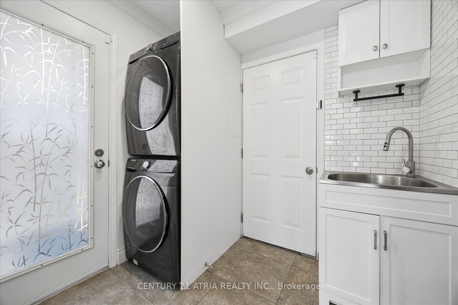 1040 Birchwood Drive Property Photo 15