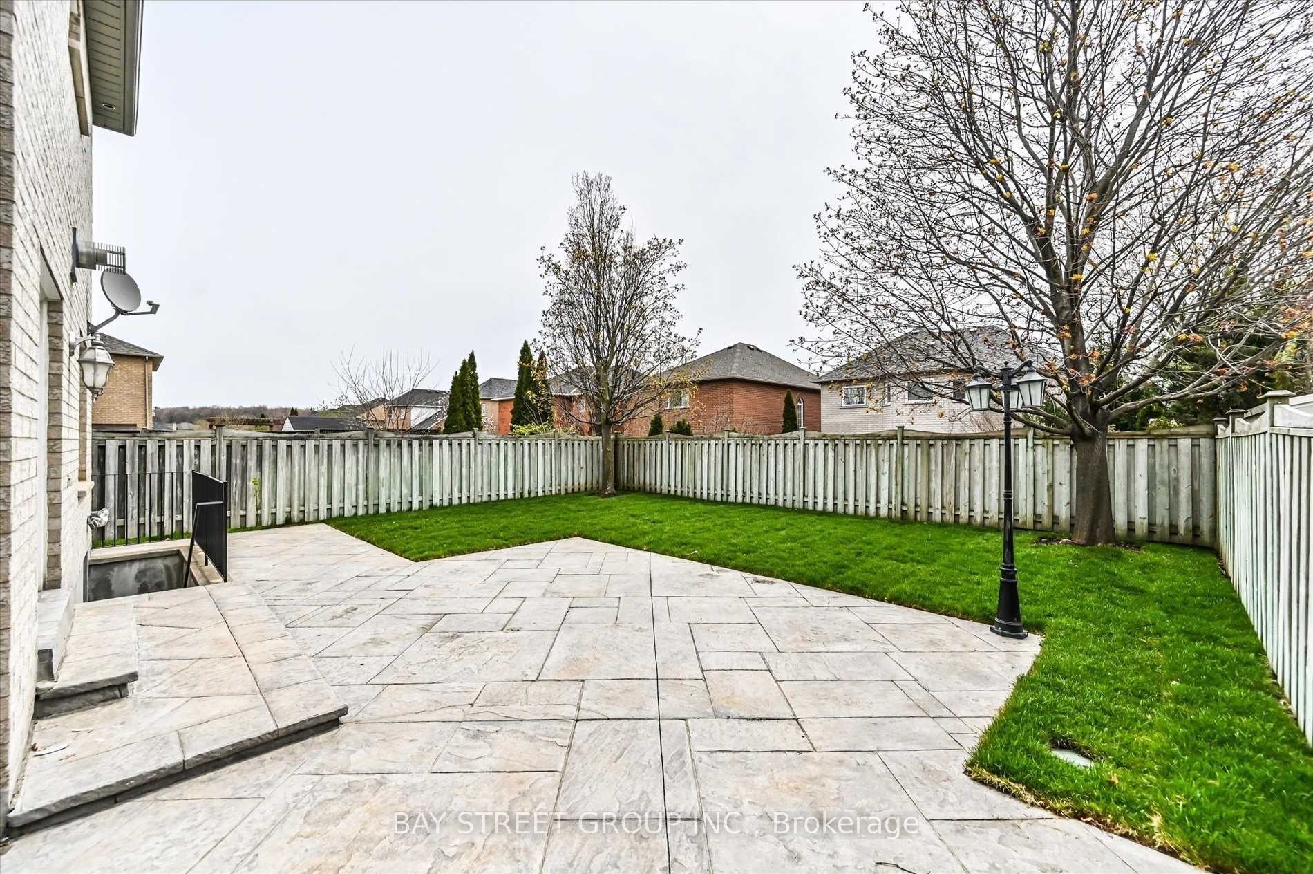 25 Kirkbride Crescent Property Photo 1
