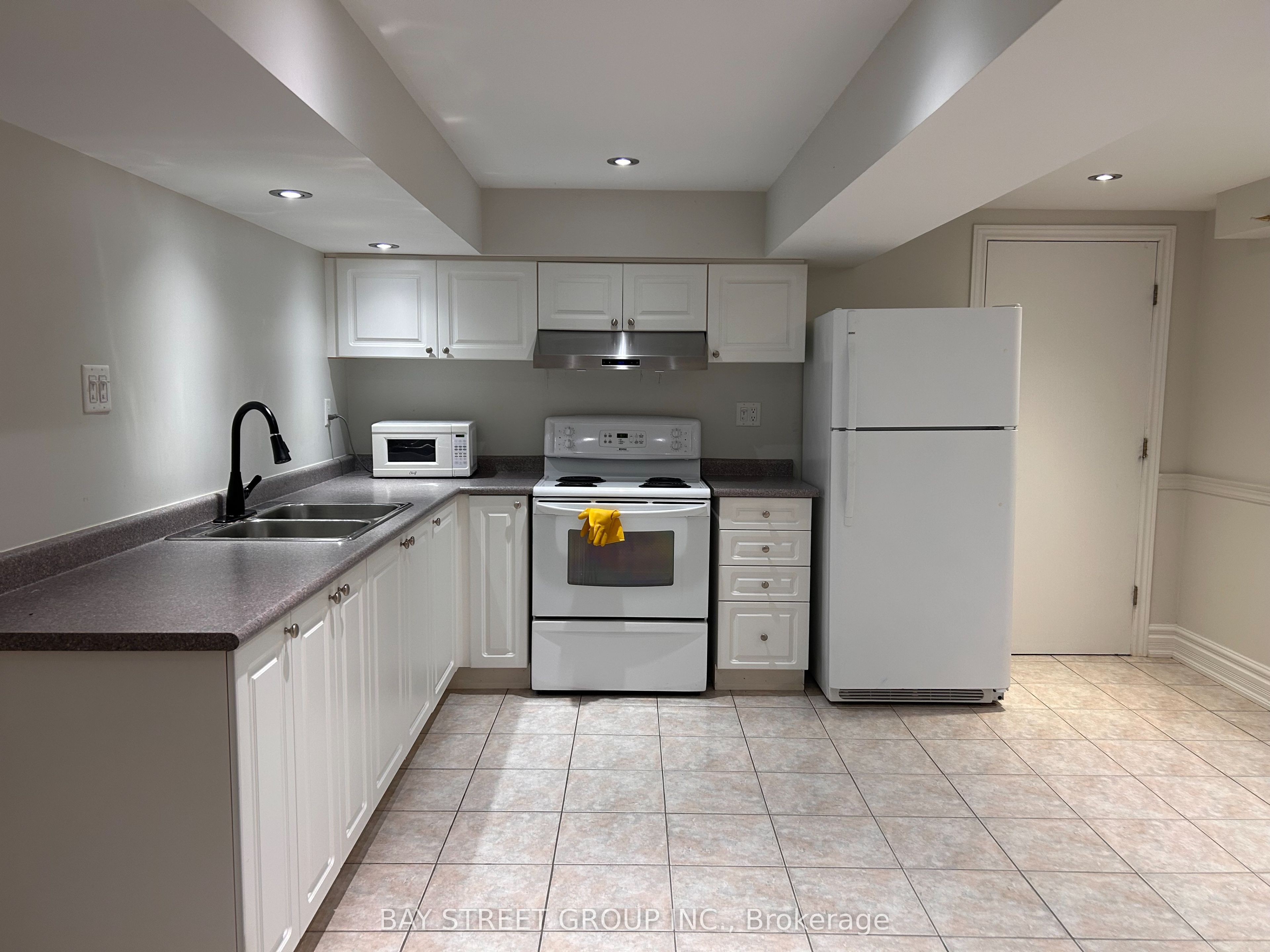 25 Kirkbride Crescent Property Photo 2