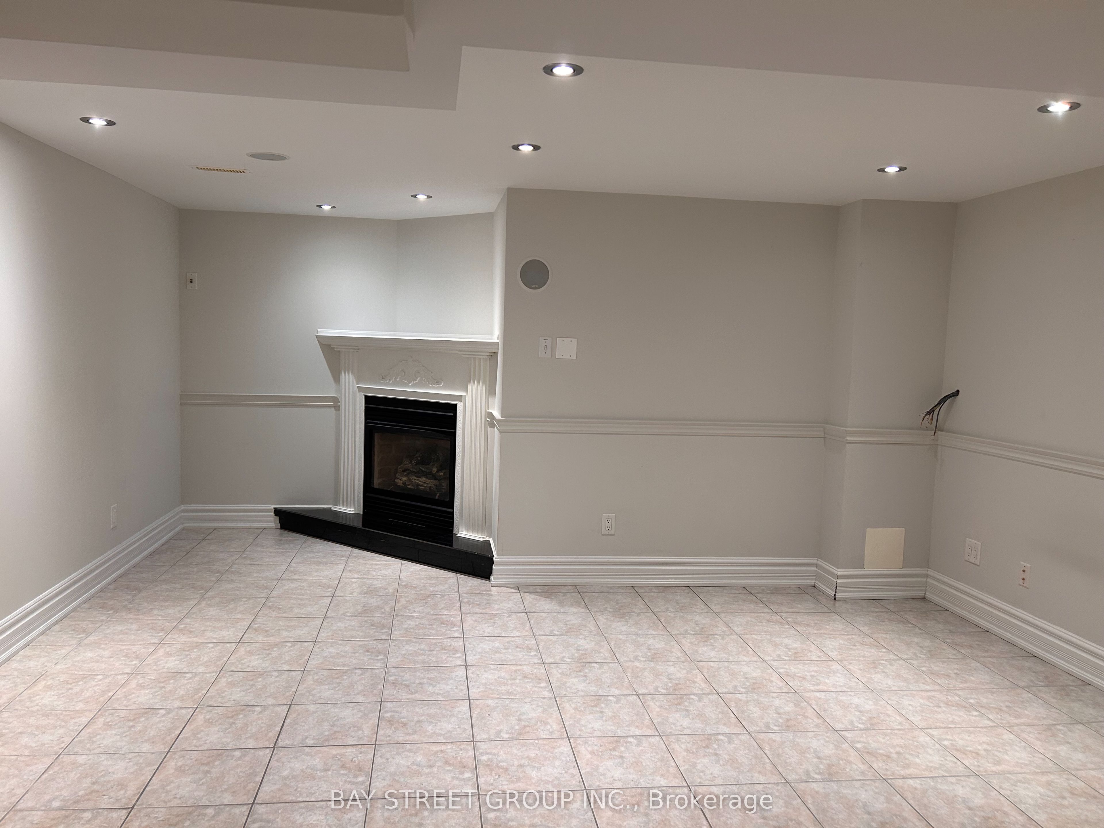 25 Kirkbride Crescent Property Photo 8