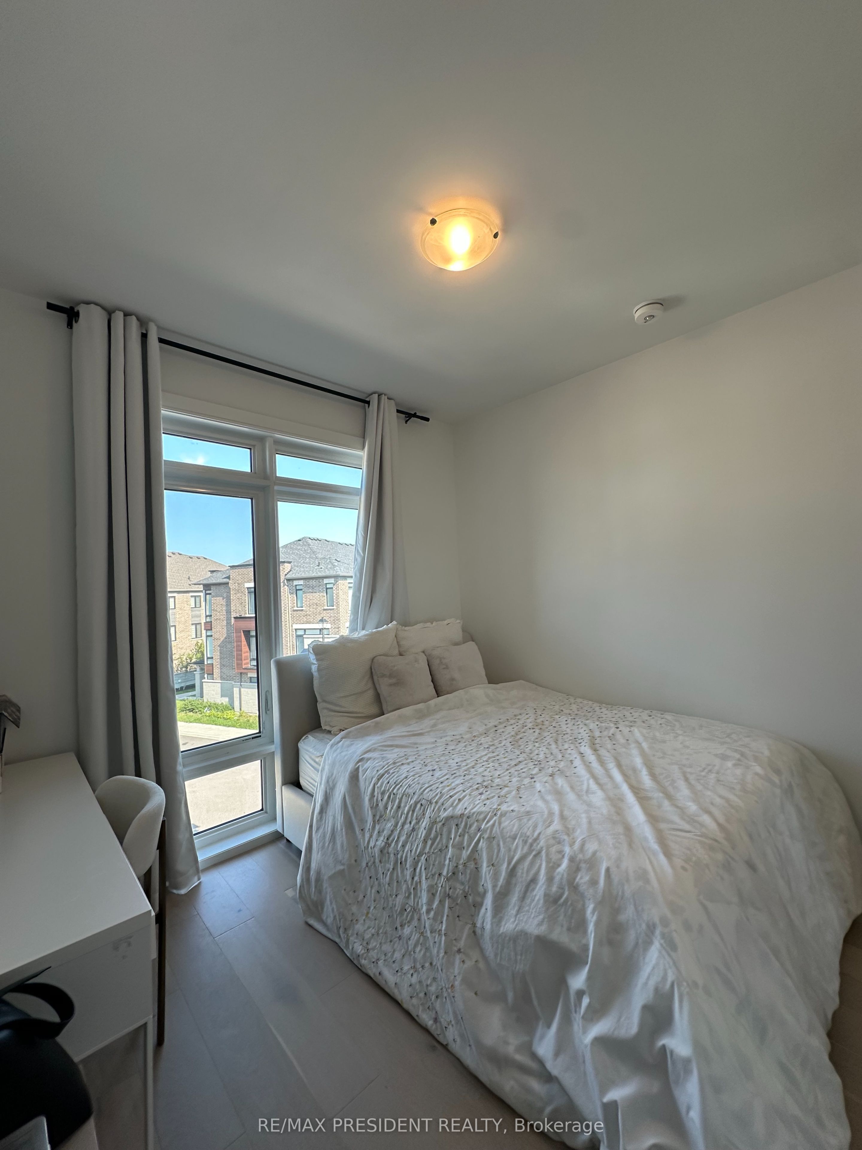 63 Holyrood Crescent Property Photo 9