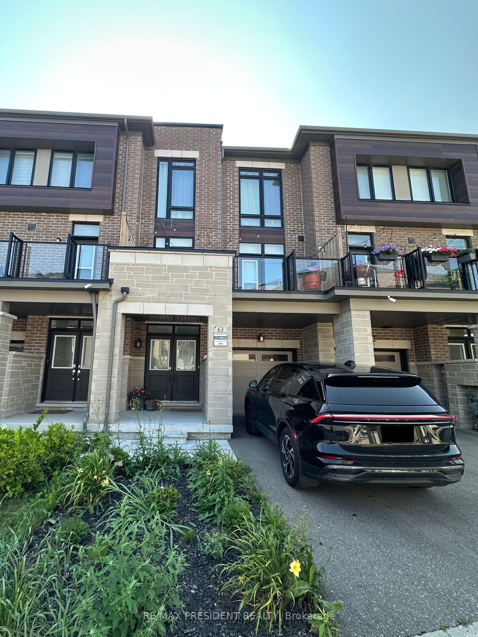 63 Holyrood Crescent Property Photo 14