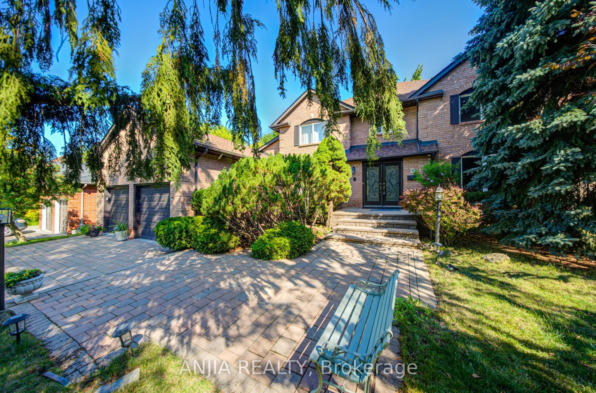 8 Calderbridge Crescent Property Photo 2