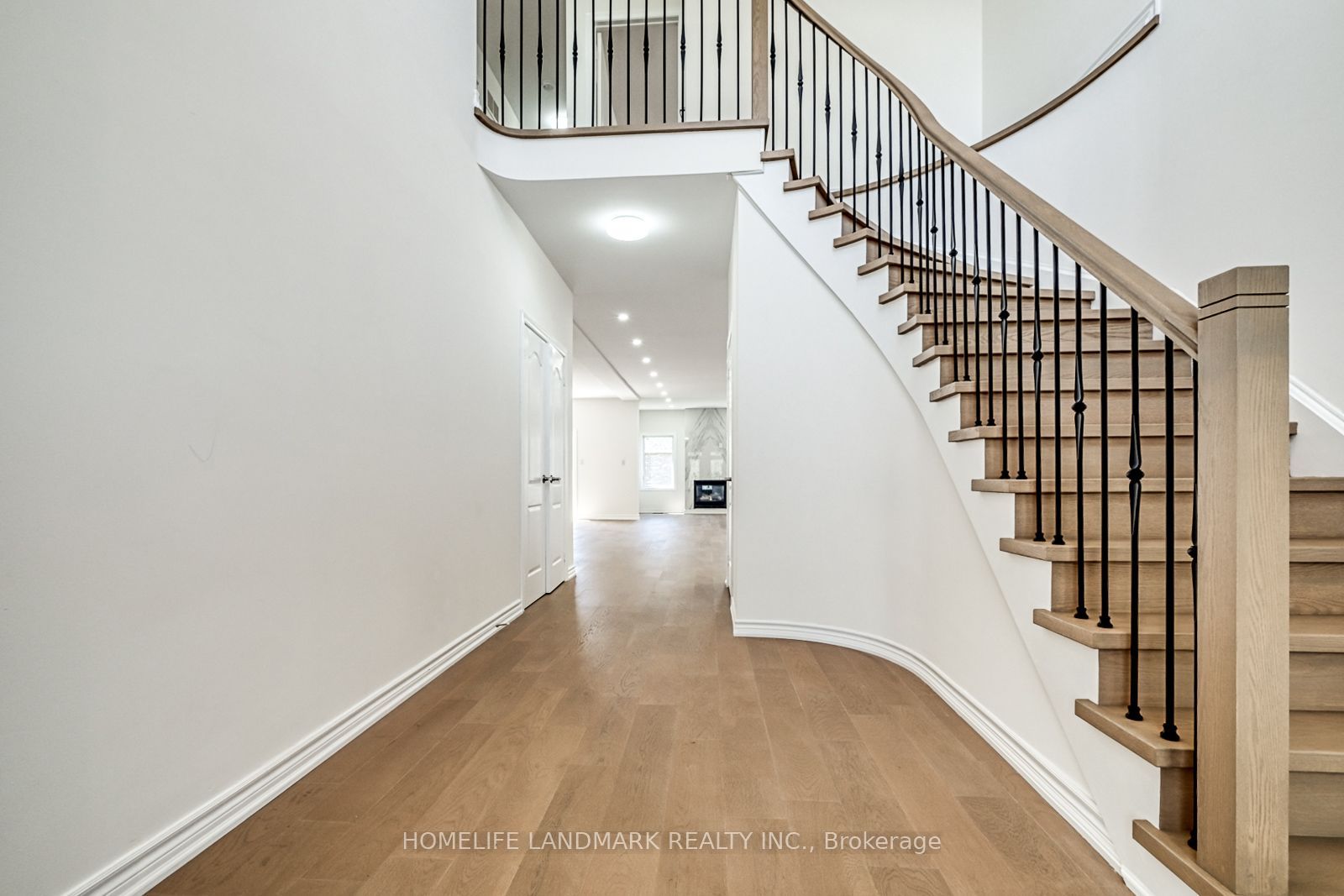 52 Chelsea Crescent Property Photo 3