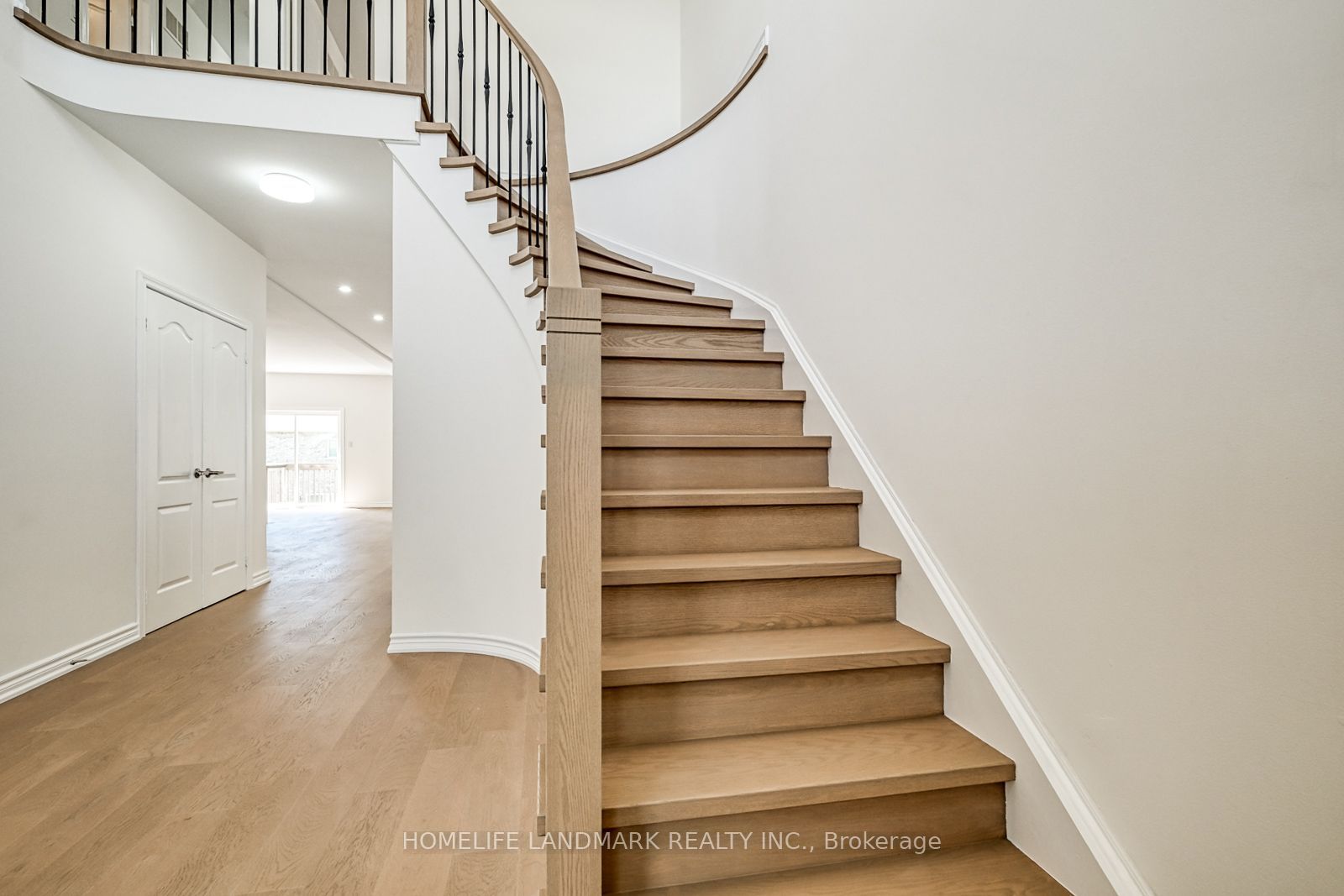 52 Chelsea Crescent Property Photo 15