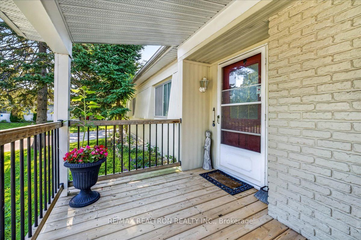 13 Broadway Avenue Property Photo 5