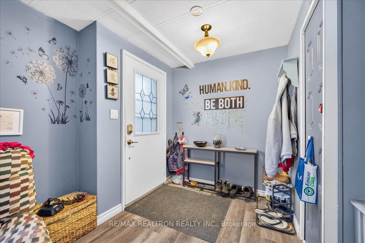 13 Broadway Avenue Property Photo 6
