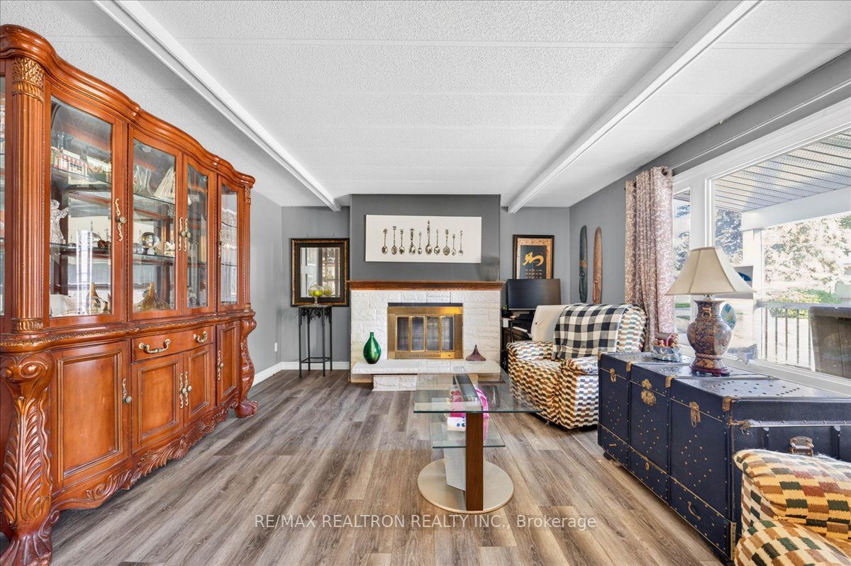 13 Broadway Avenue Property Photo 8