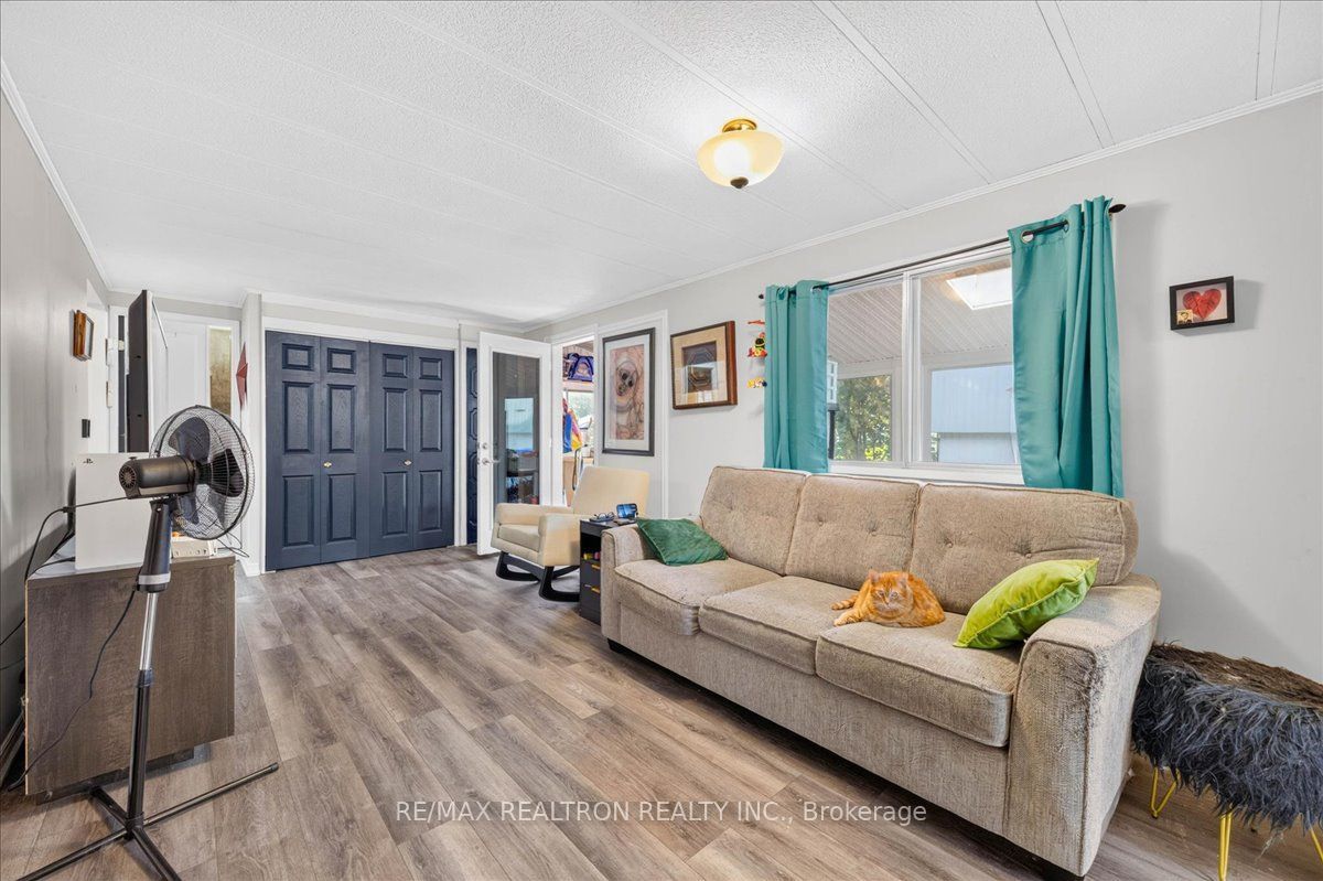 13 Broadway Avenue Property Photo 12