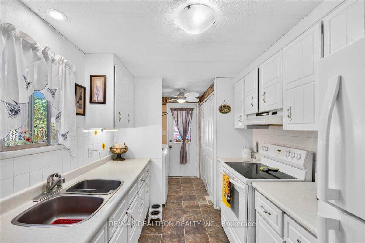13 Broadway Avenue Property Photo 18