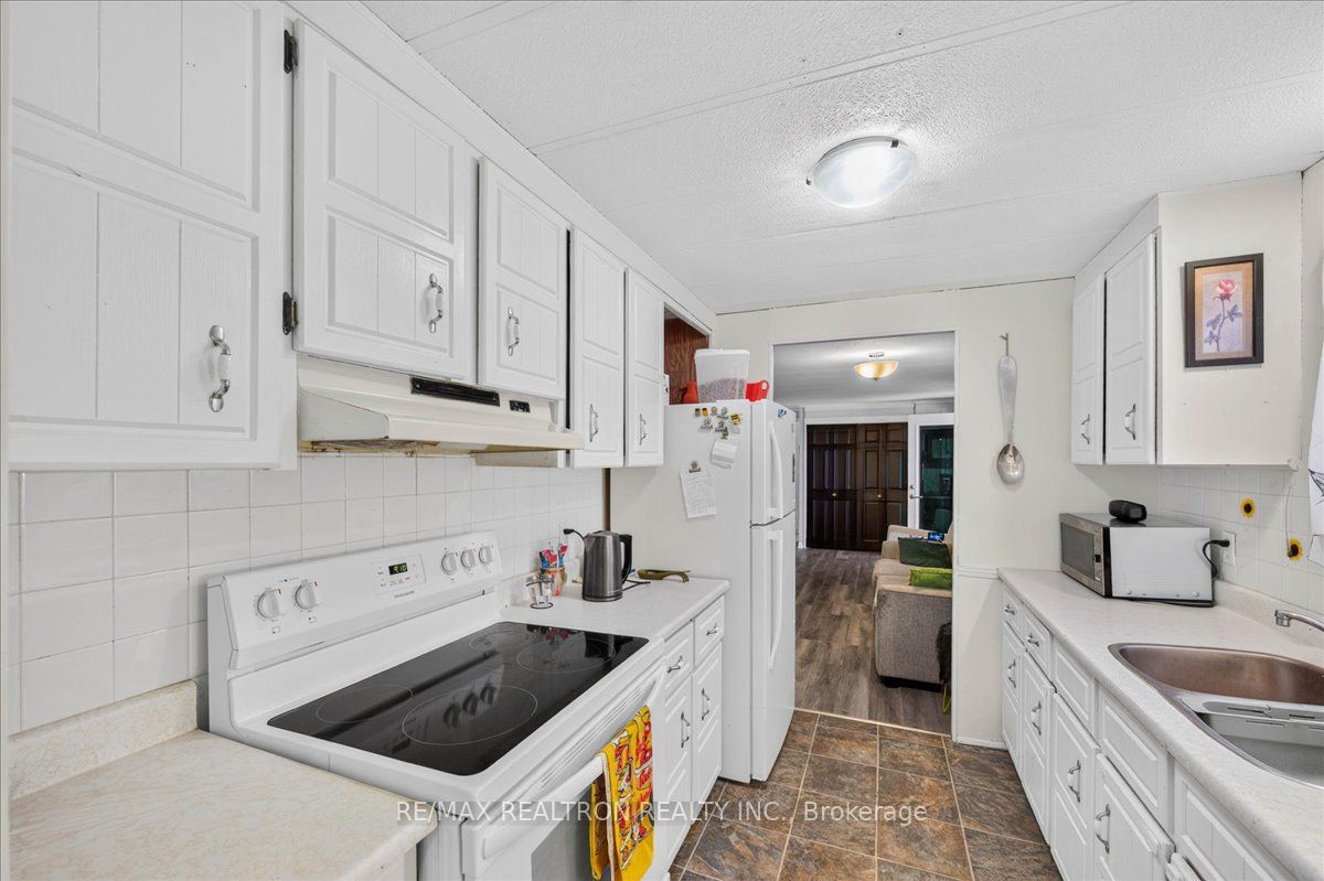 13 Broadway Avenue Property Photo 19