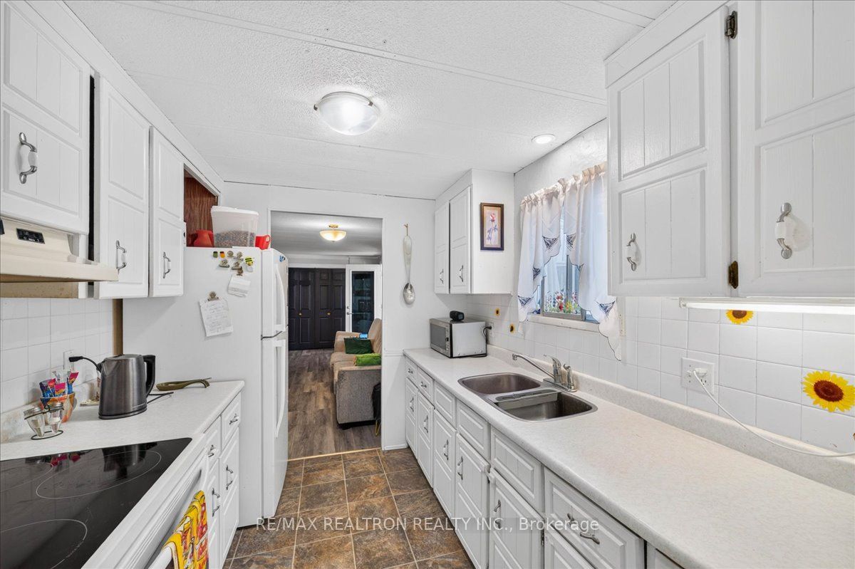 13 Broadway Avenue Property Photo 20