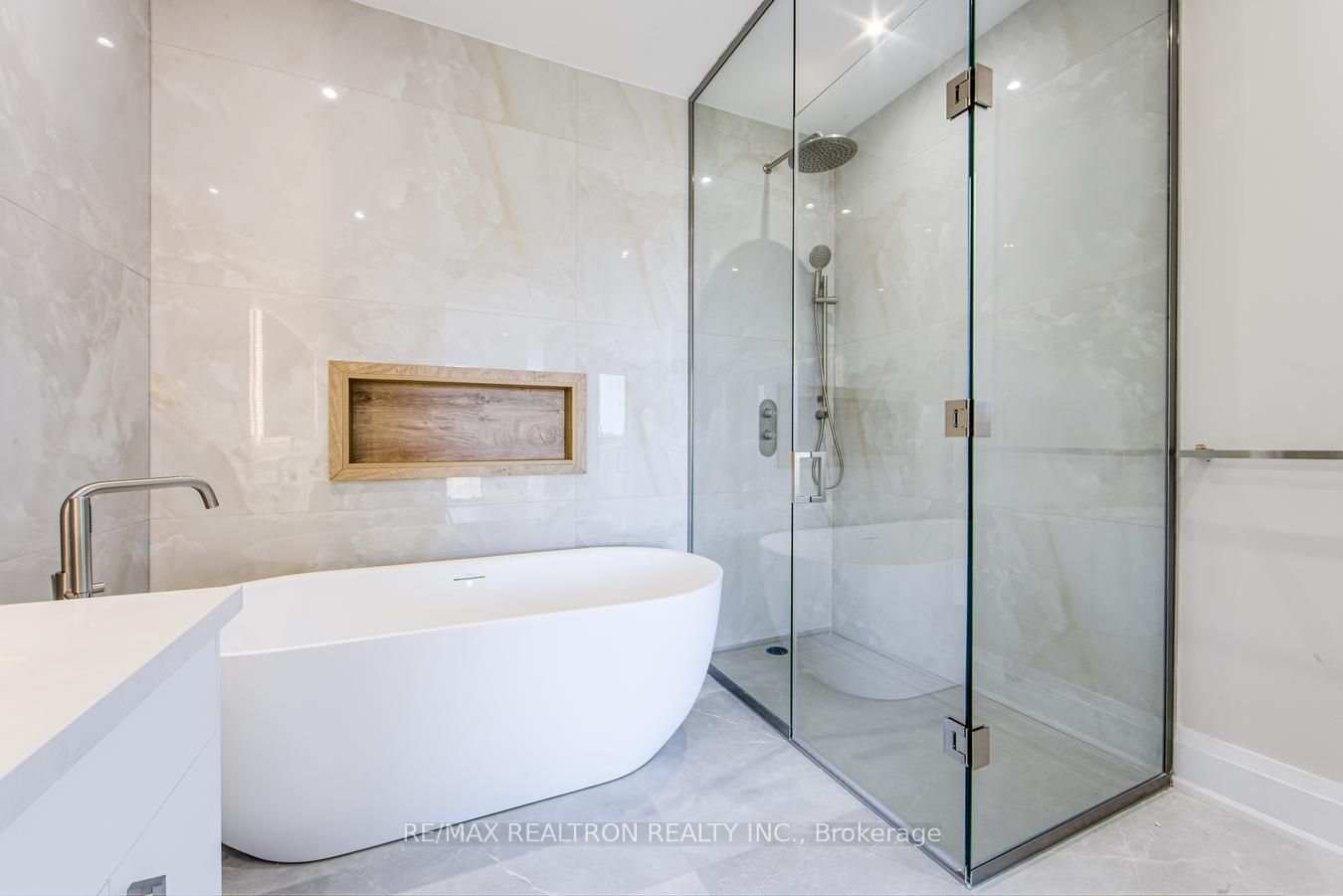 496 Duclos Point Road Property Photo 18