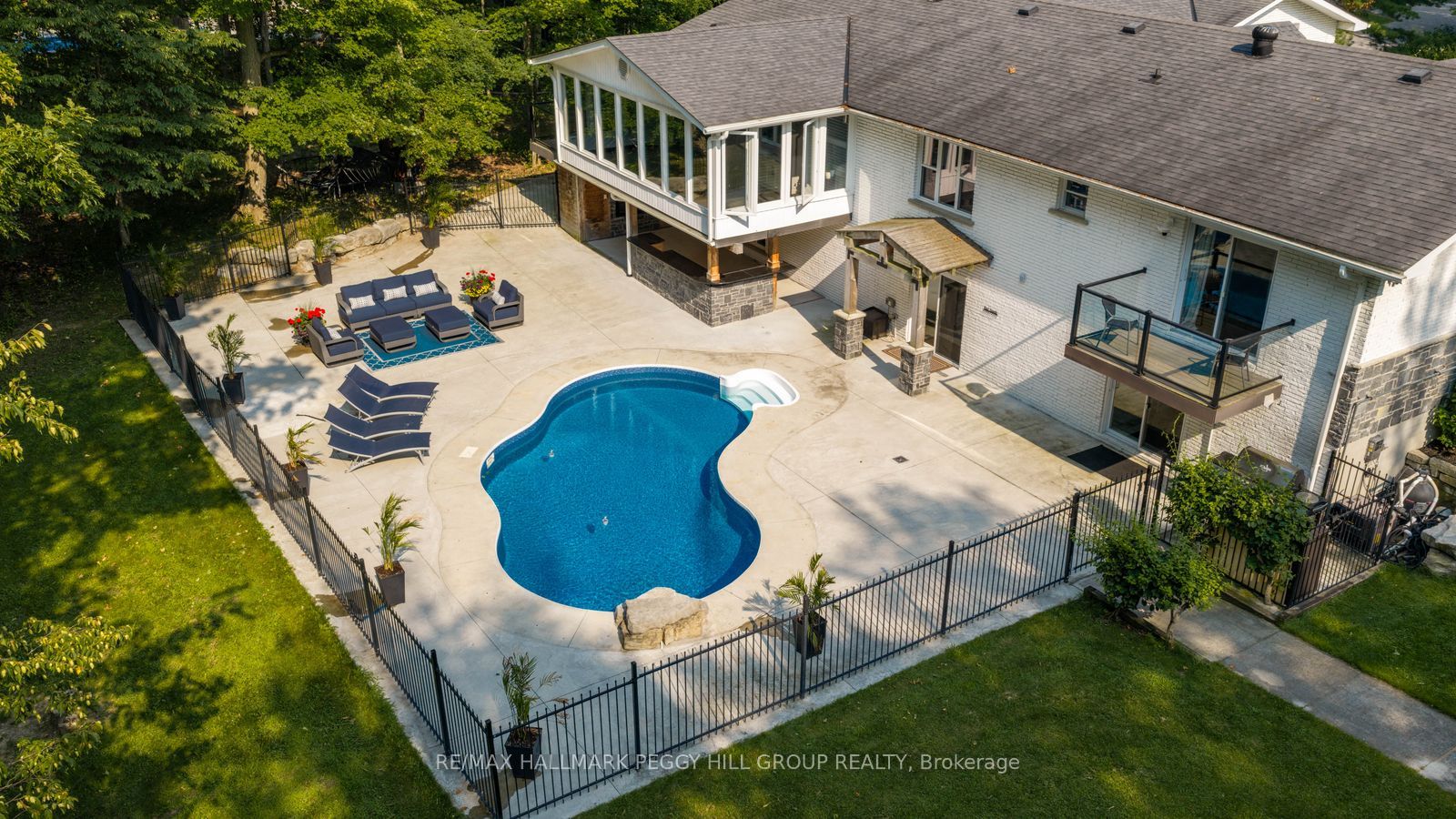 1814 Quantz Crescent Property Photo 2