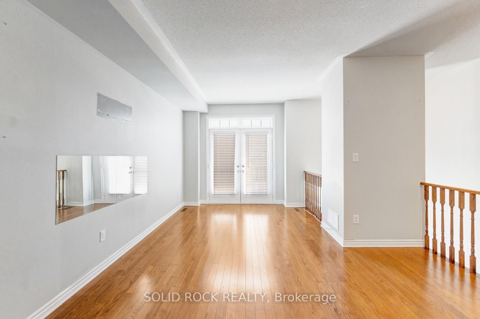 142 Farooq Boulevard S Property Photo 7