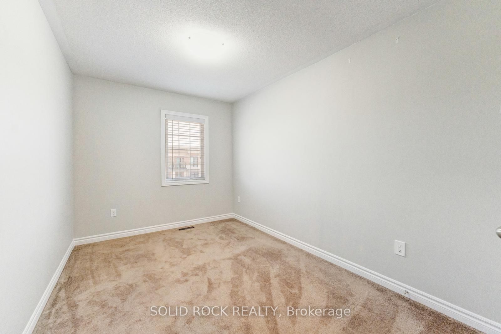 142 Farooq Boulevard S Property Photo 28