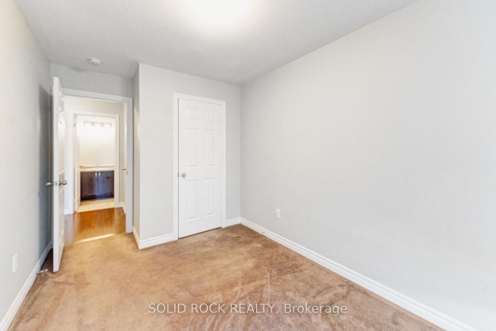 142 Farooq Boulevard S Property Photo 33