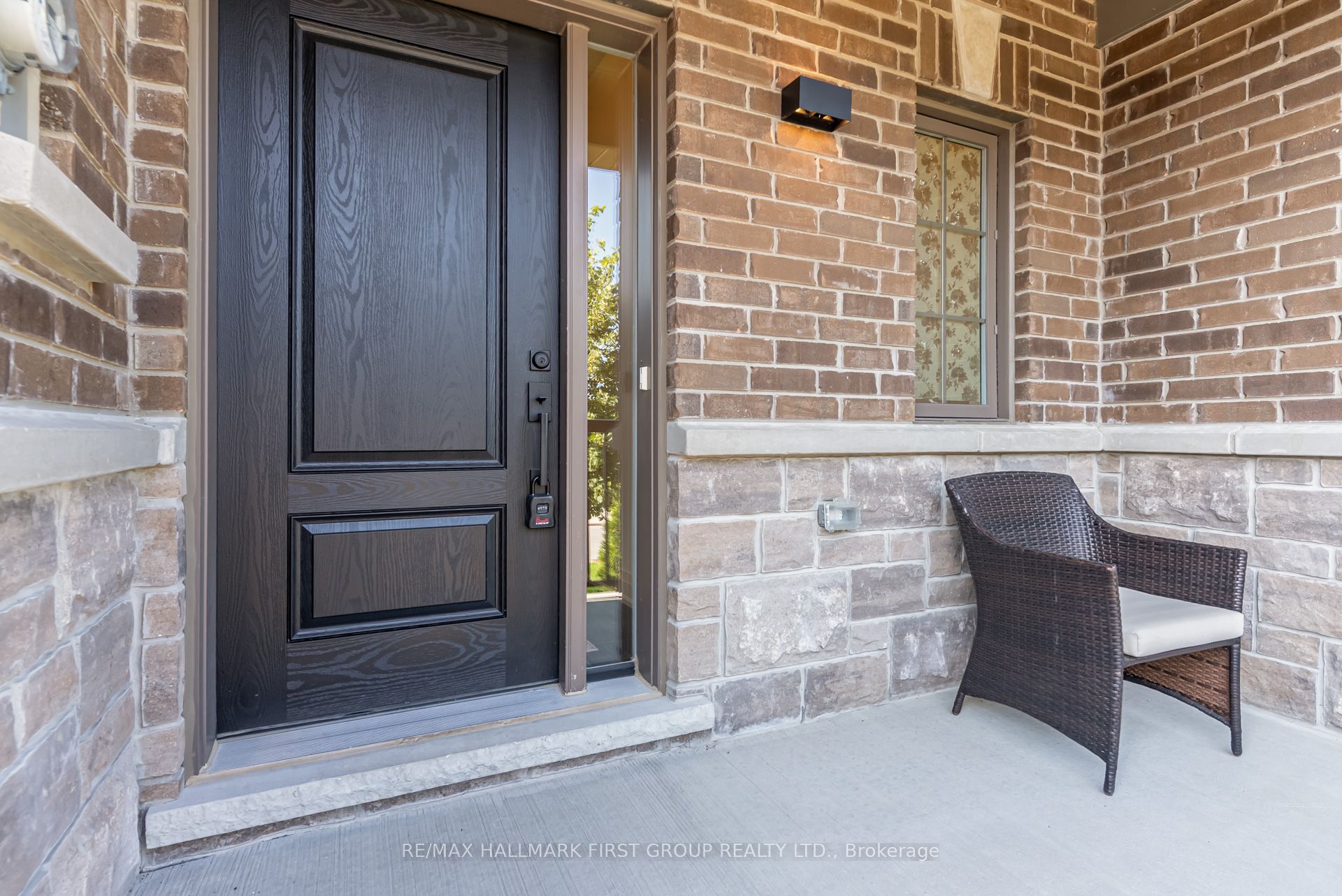 5 Harry Thornton Lane Property Photo 2