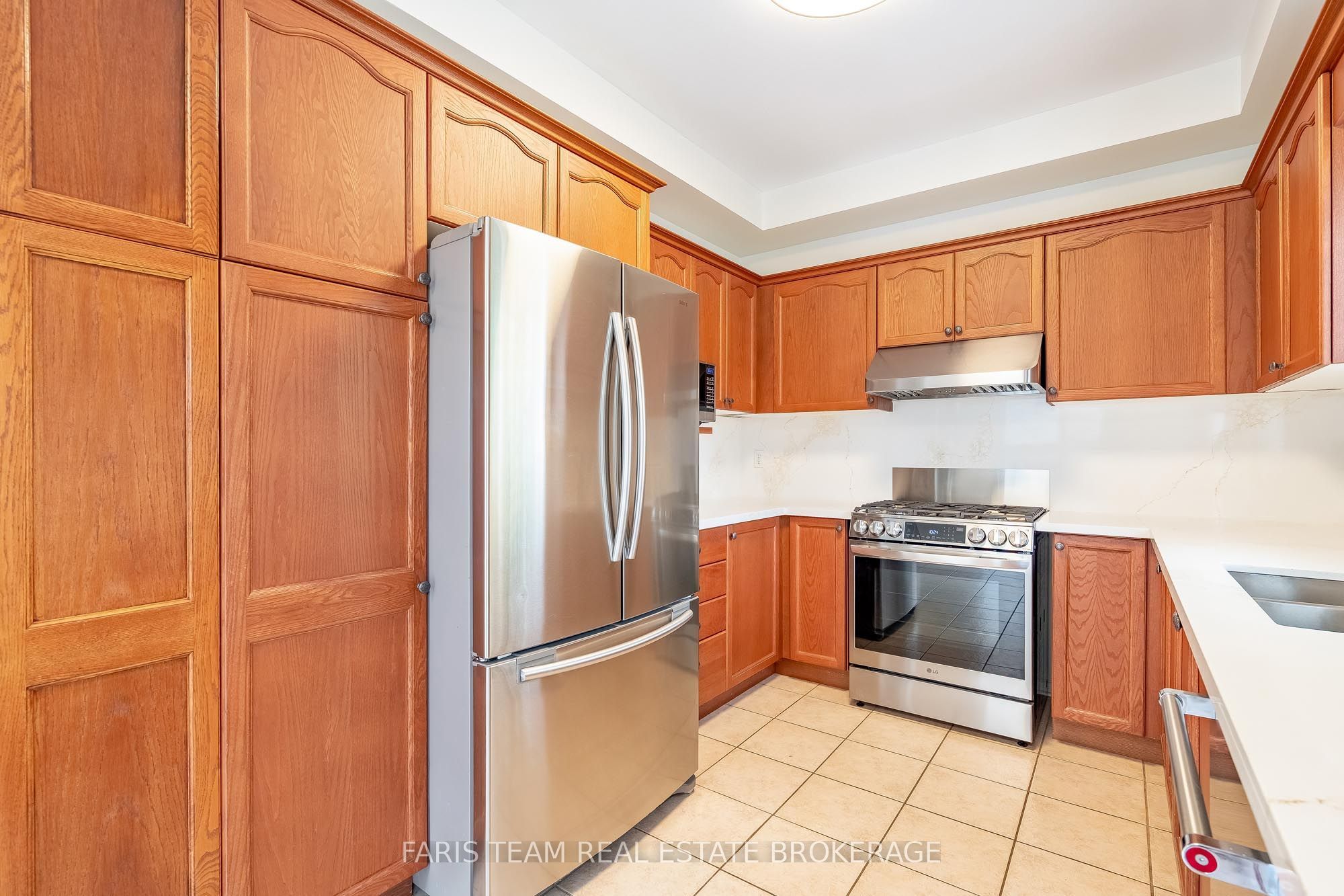 1948 Emerald Court Property Photo 6