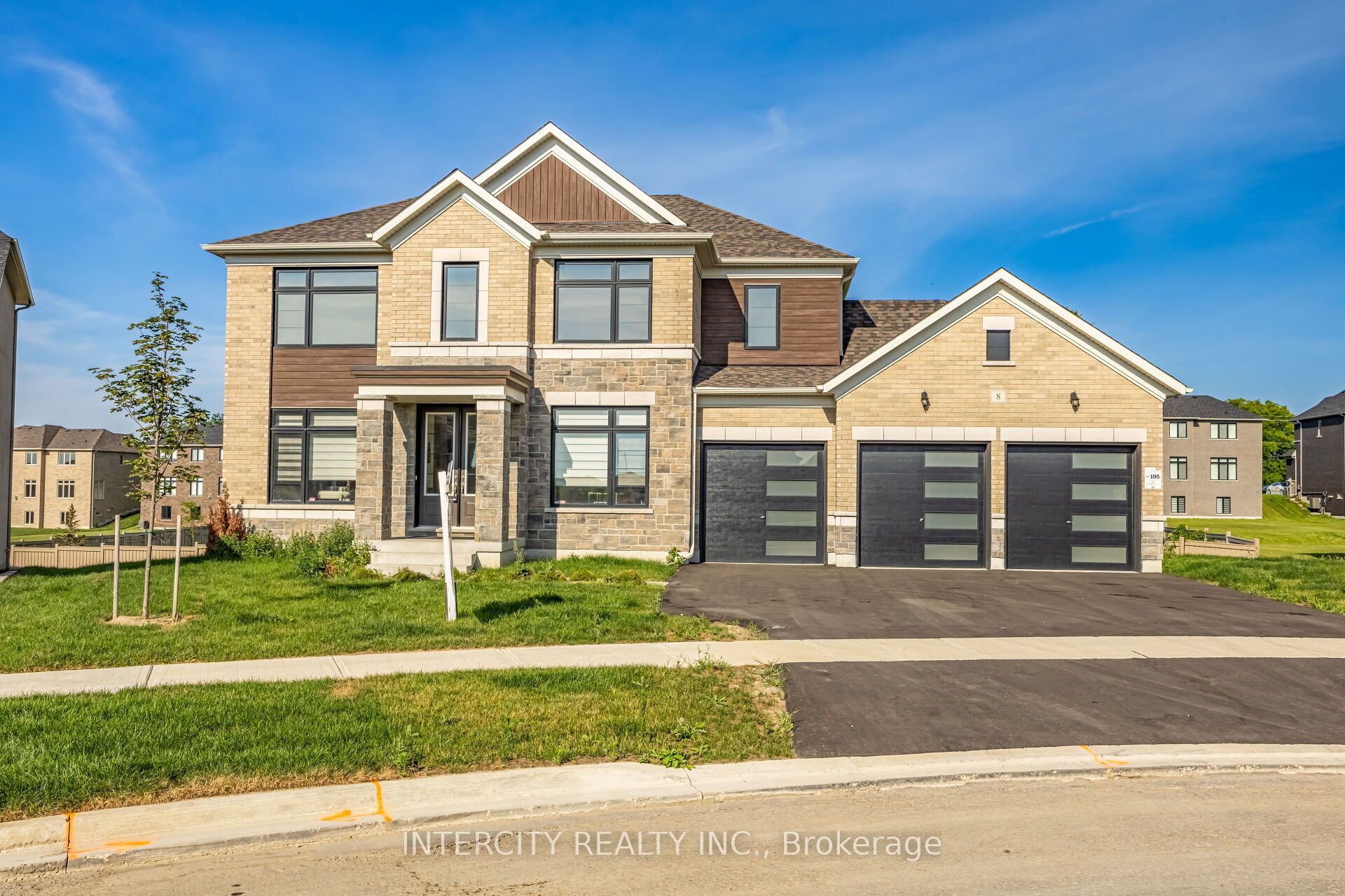 8 Elderberry Way Property Photo 2
