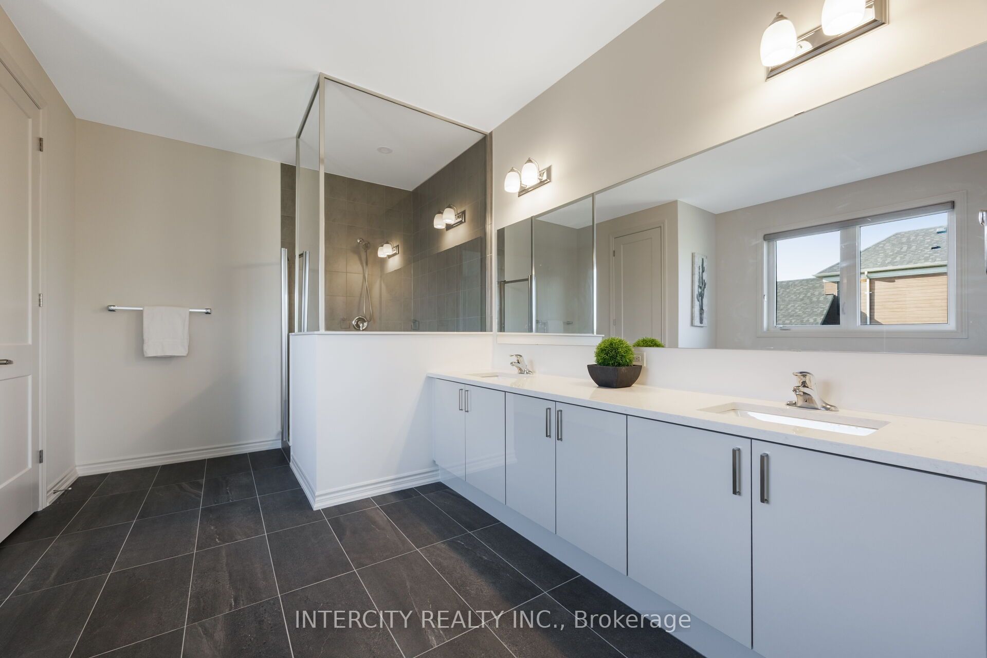 8 Elderberry Way Property Photo 32