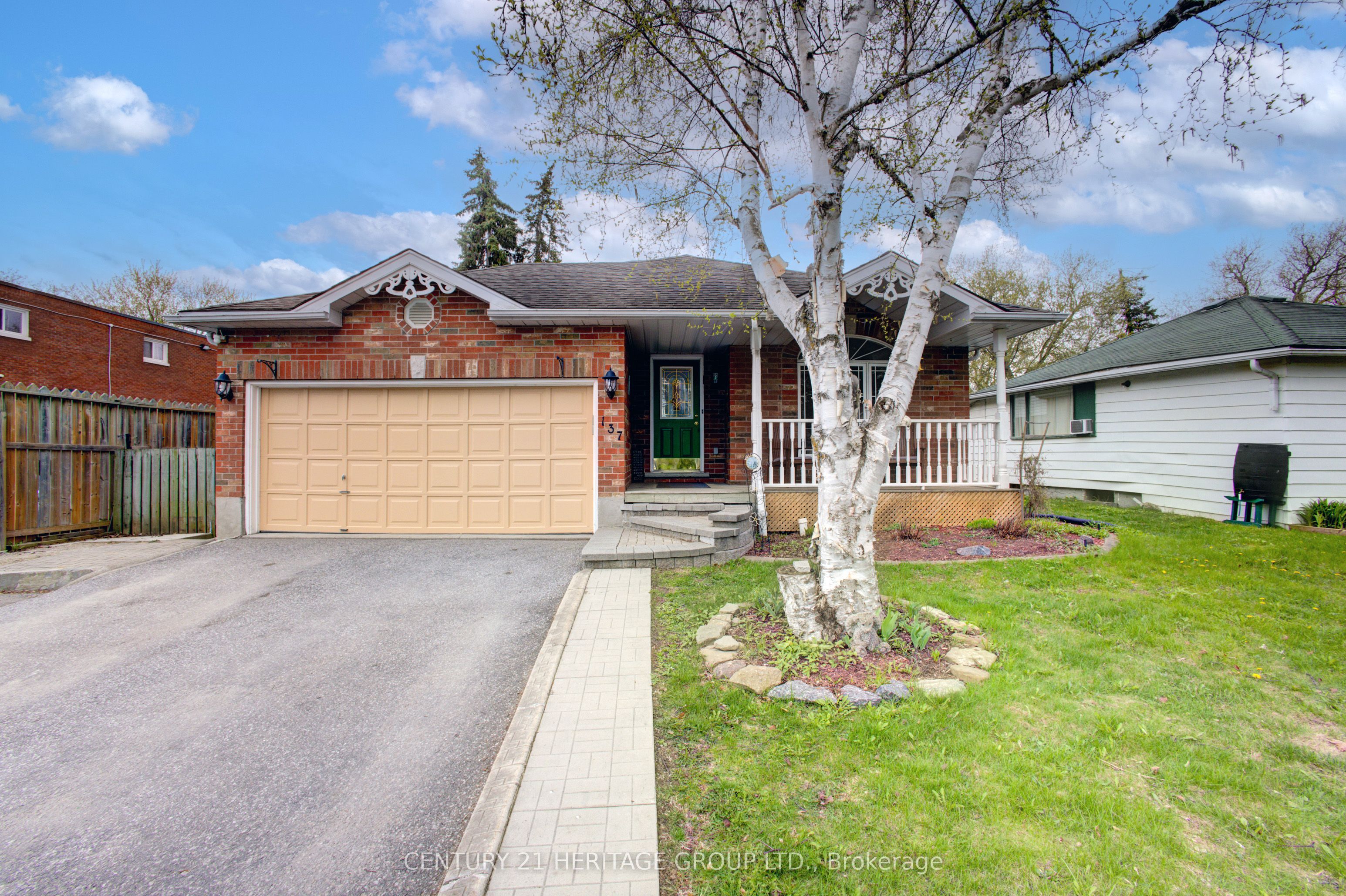 137 Queen Street Property Photo 2