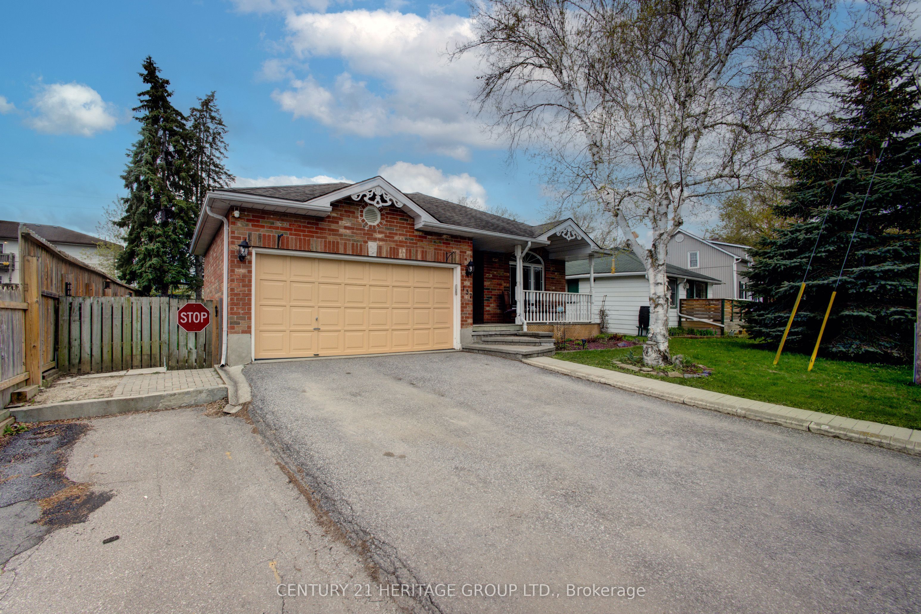 137 Queen Street Property Photo 3