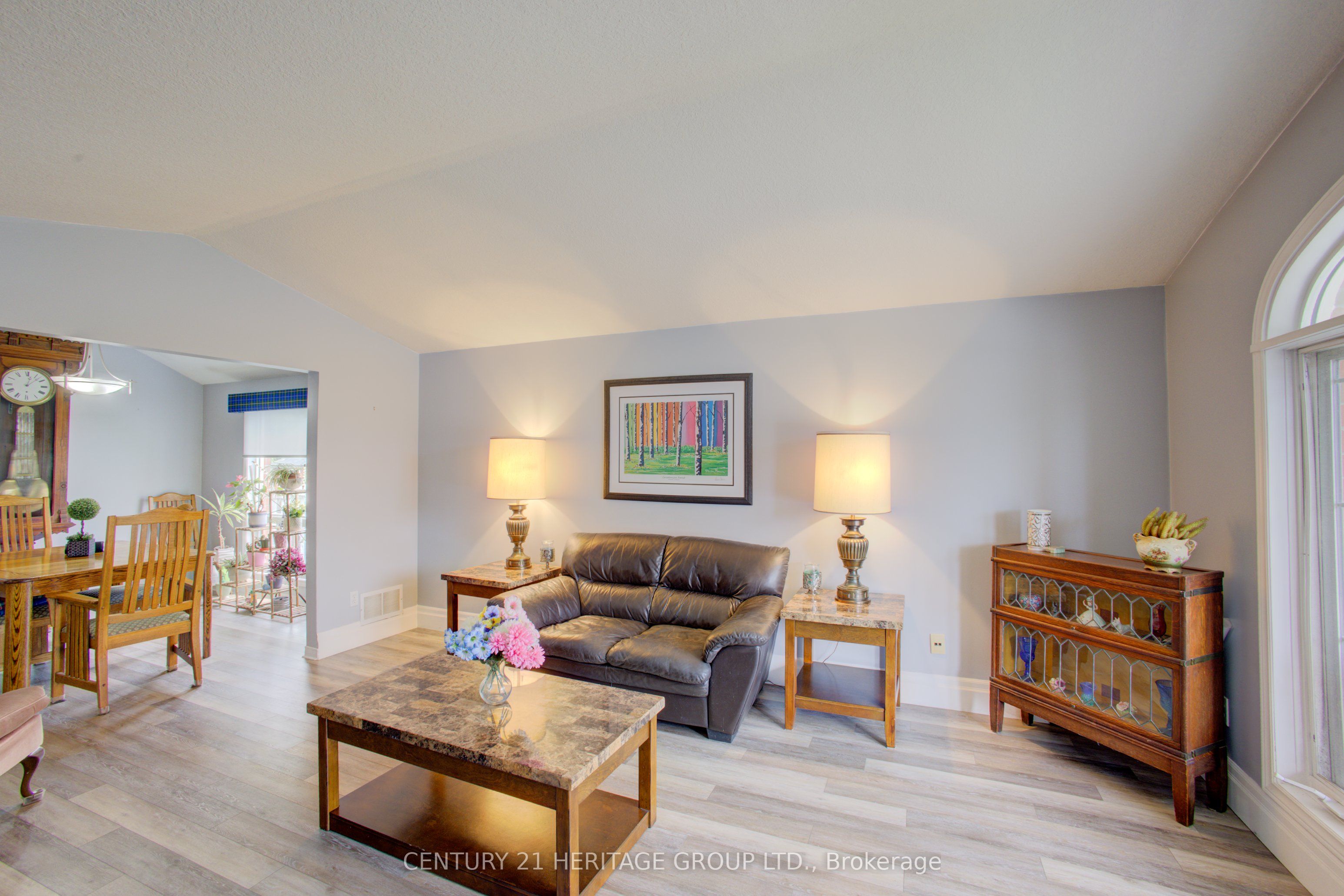 137 Queen Street Property Photo 7