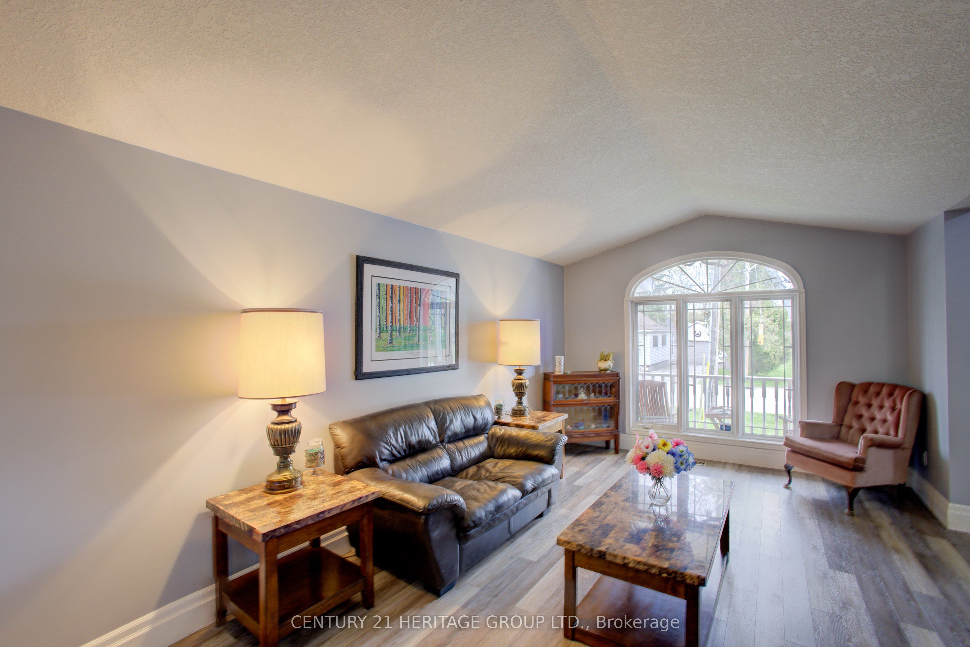 137 Queen Street Property Photo 10