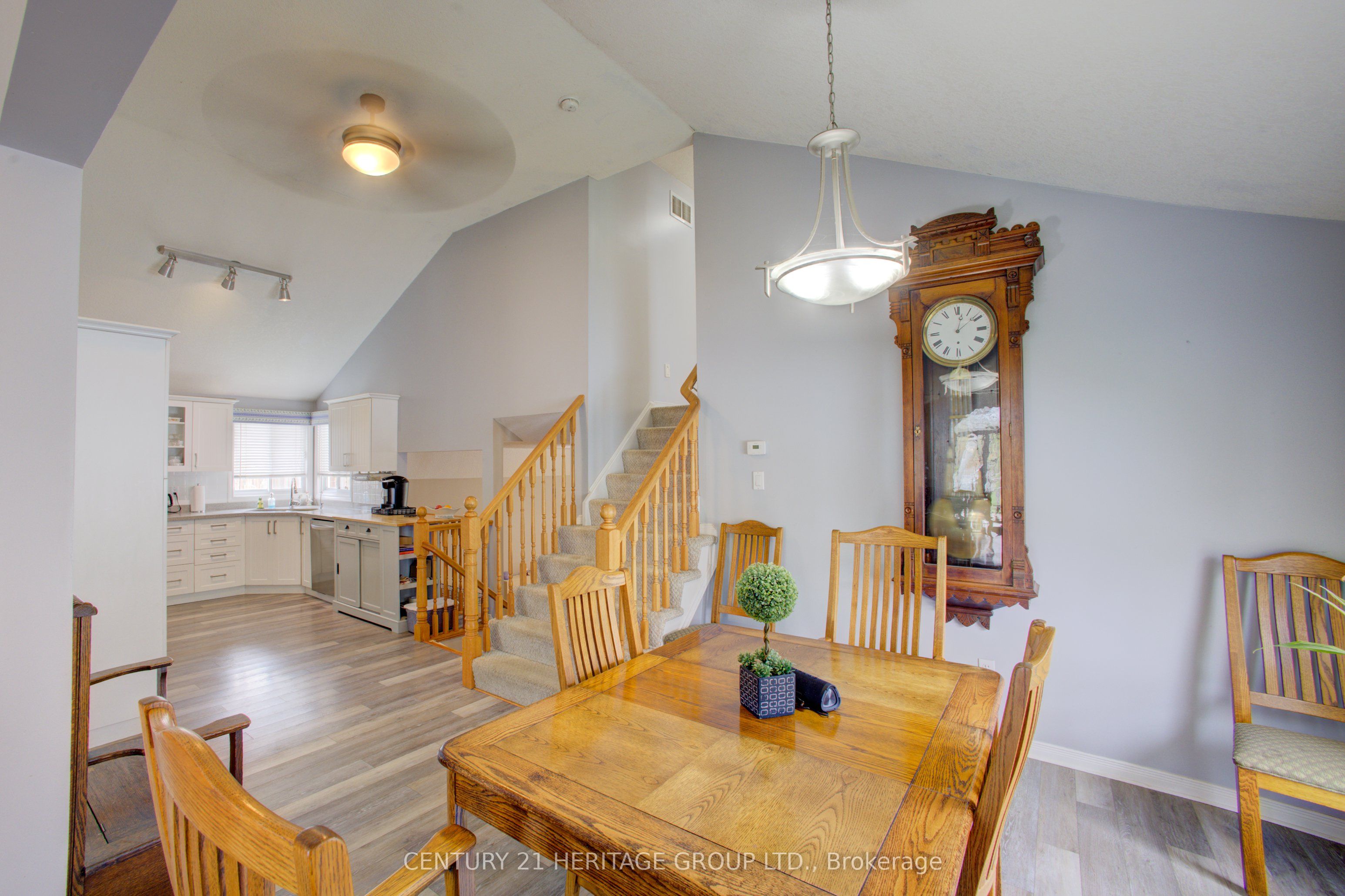 137 Queen Street Property Photo 12