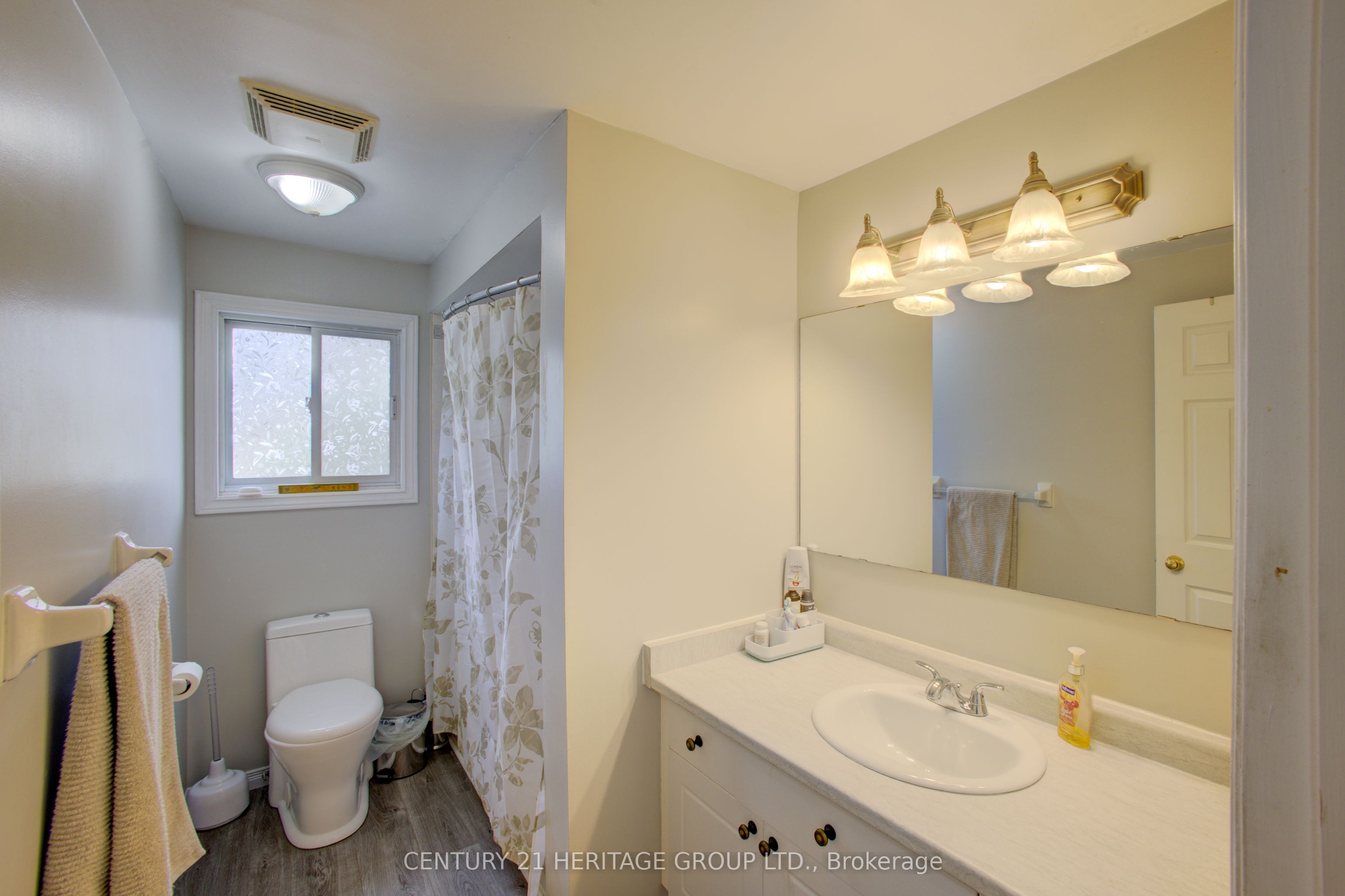 137 Queen Street Property Photo 22