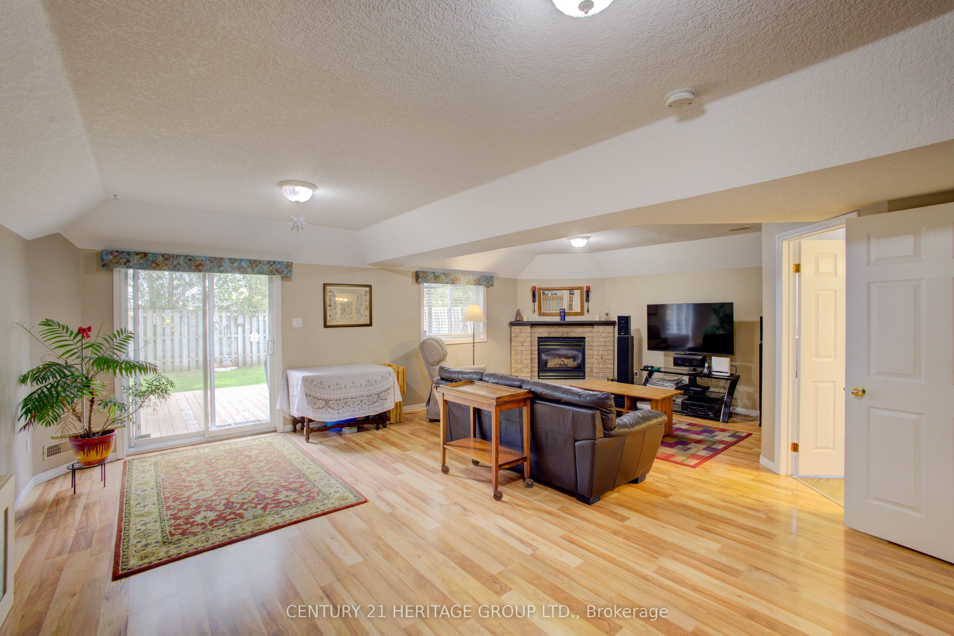 137 Queen Street Property Photo 23
