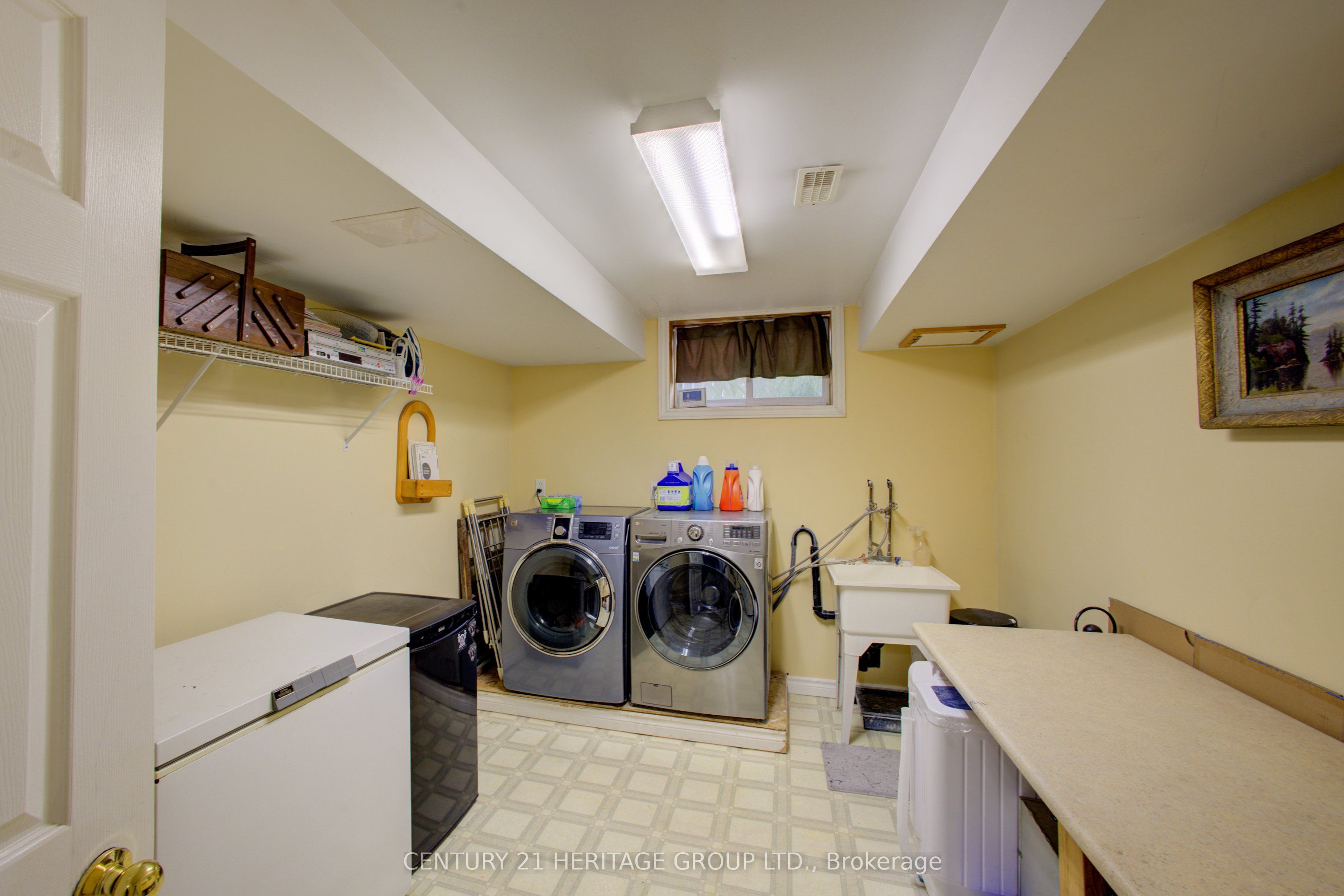 137 Queen Street Property Photo 33