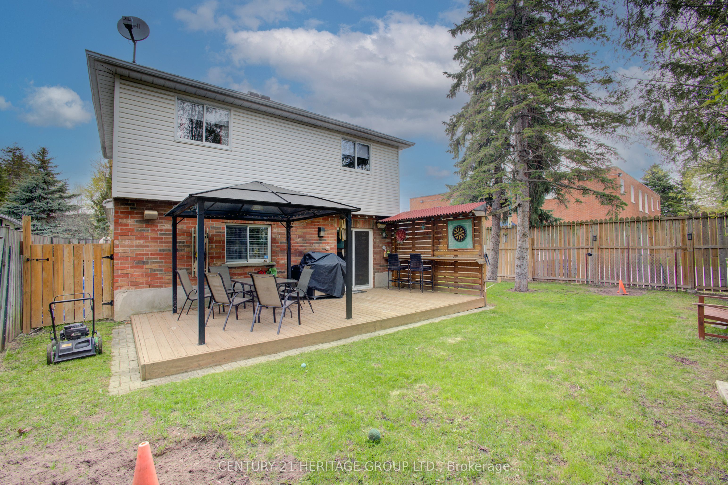 137 Queen Street Property Photo 37