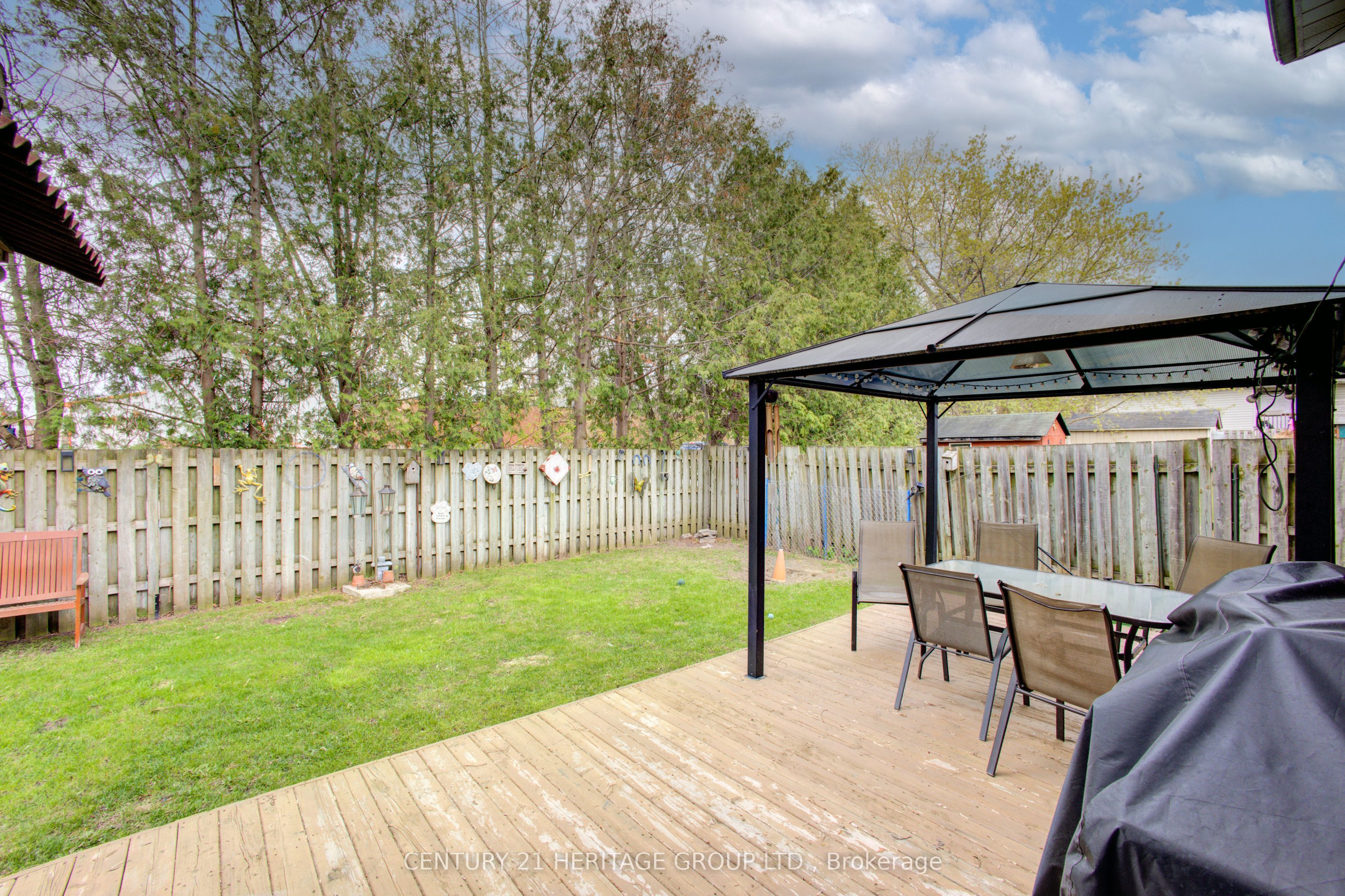 137 Queen Street Property Photo 41
