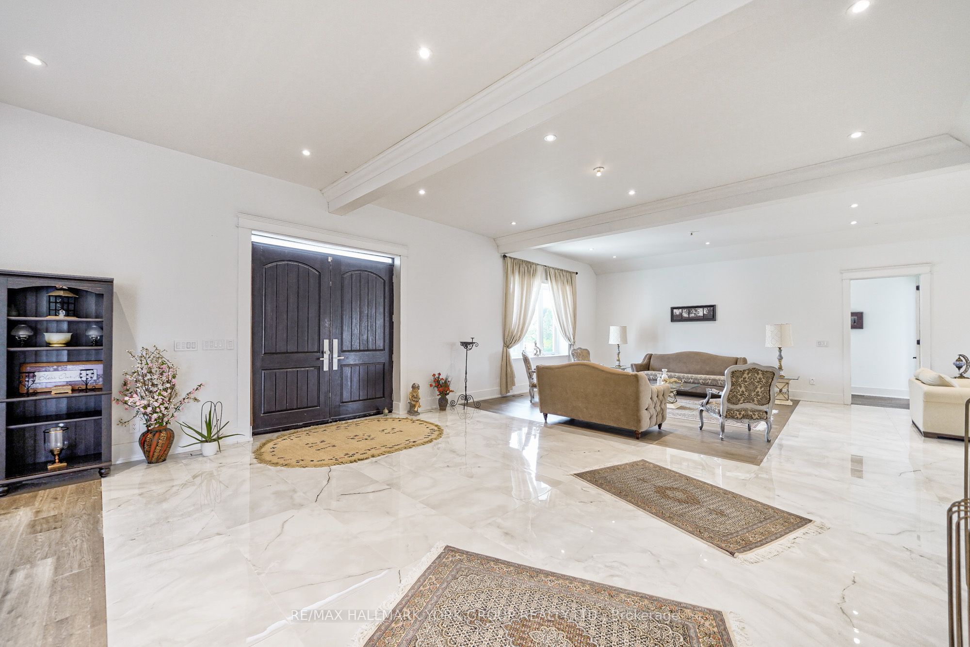 6196 Ravenshoe Road Property Photo 7