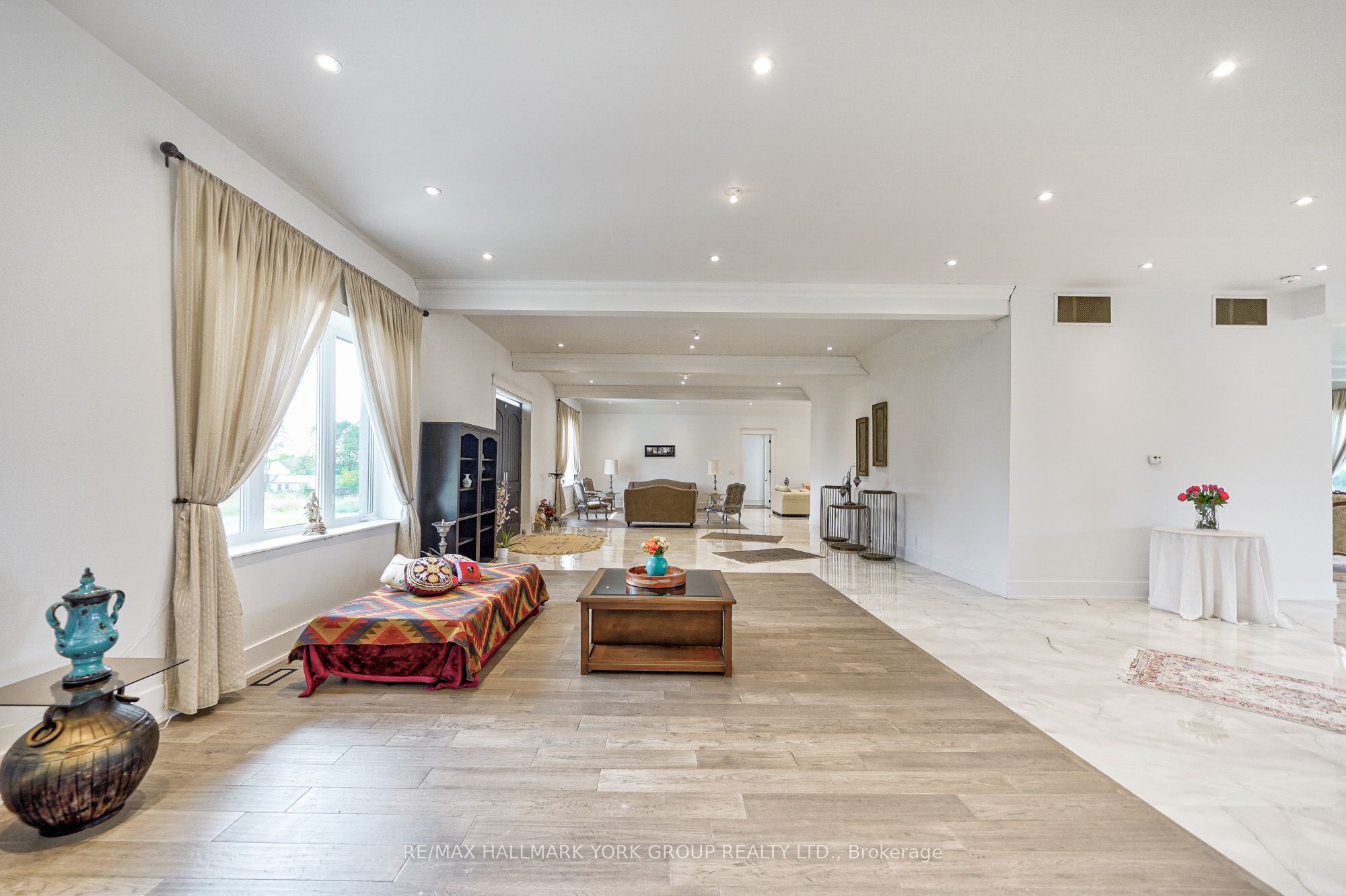 6196 Ravenshoe Road Property Photo 13