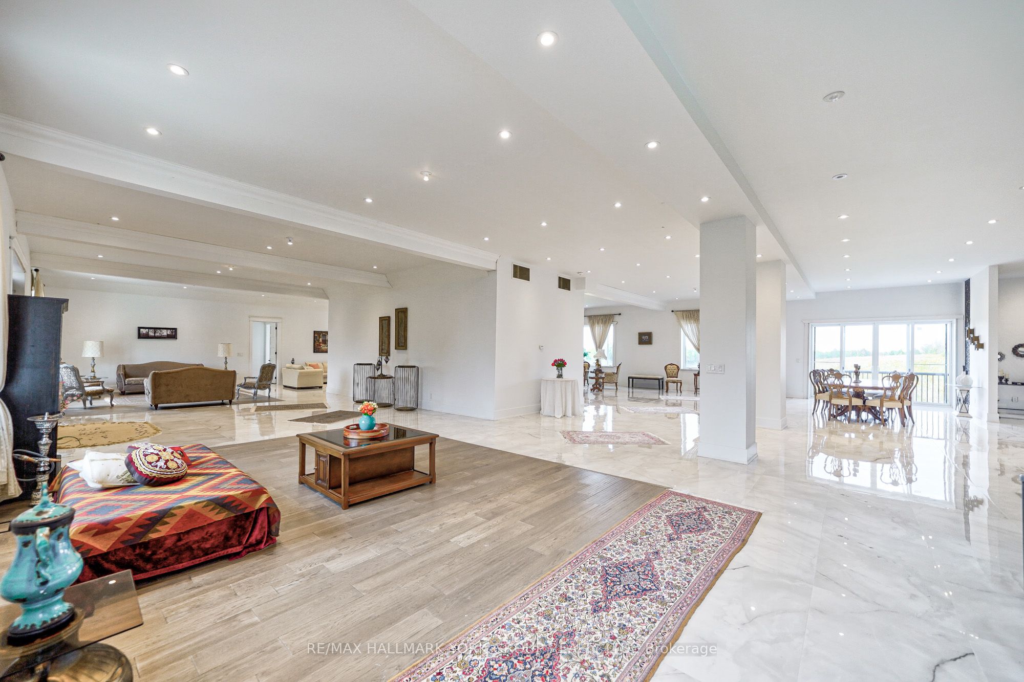 6196 Ravenshoe Road Property Photo 14