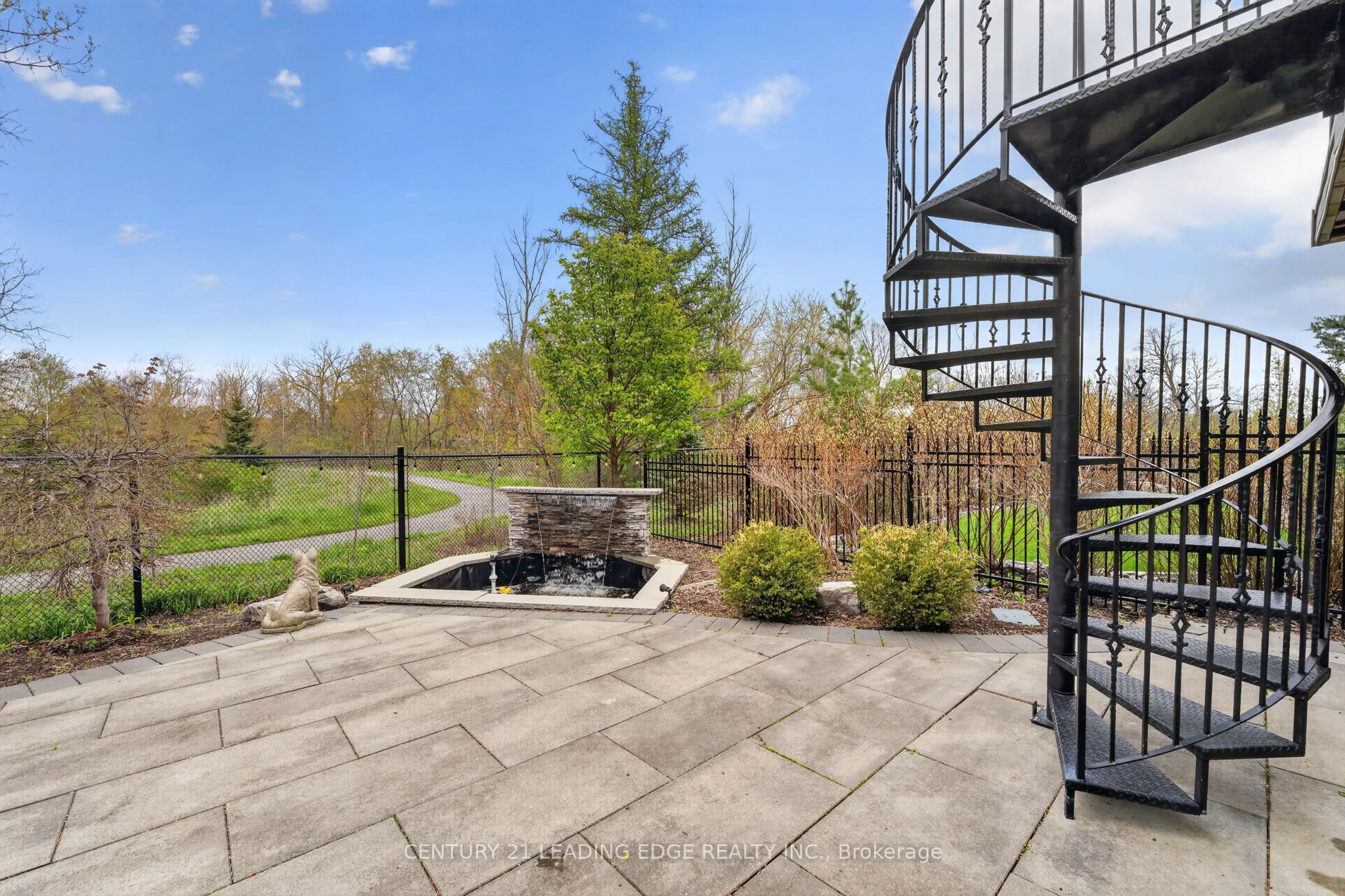 33 Stollery Pond Crescent Property Photo 34