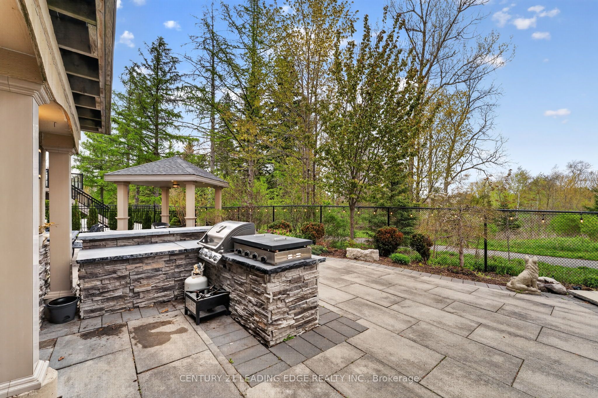 33 Stollery Pond Crescent Property Photo 35