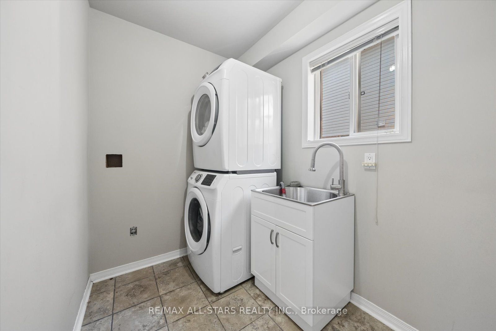36 Burnaby Drive Property Photo 18