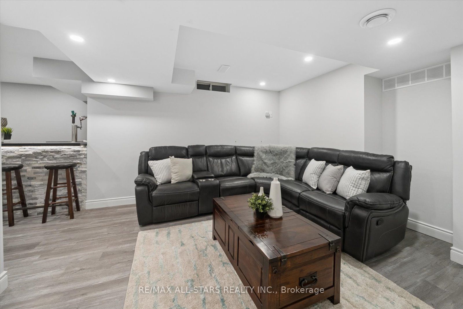 36 Burnaby Drive Property Photo 30