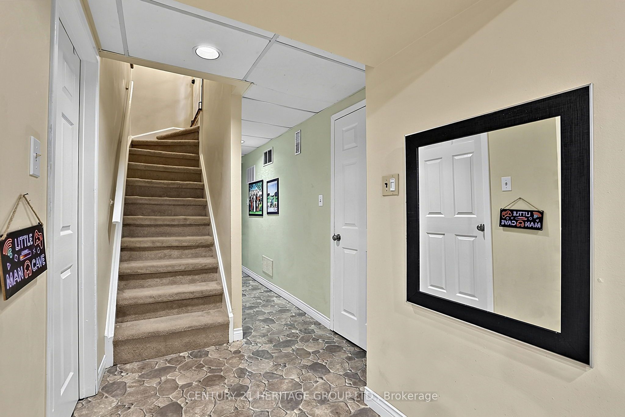 214 Lancaster Avenue Property Photo 25