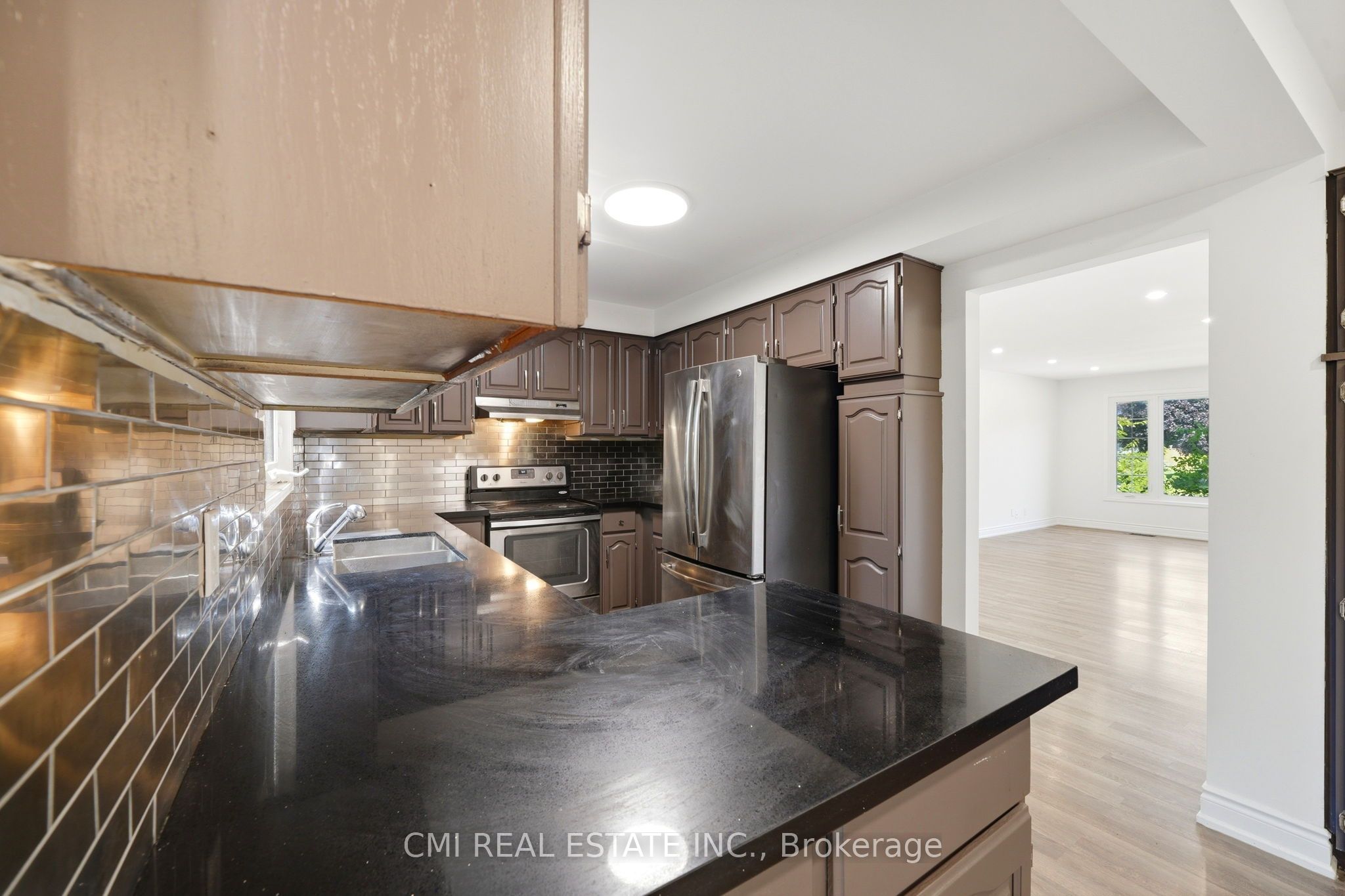 39 Camrose Drive Property Photo 11