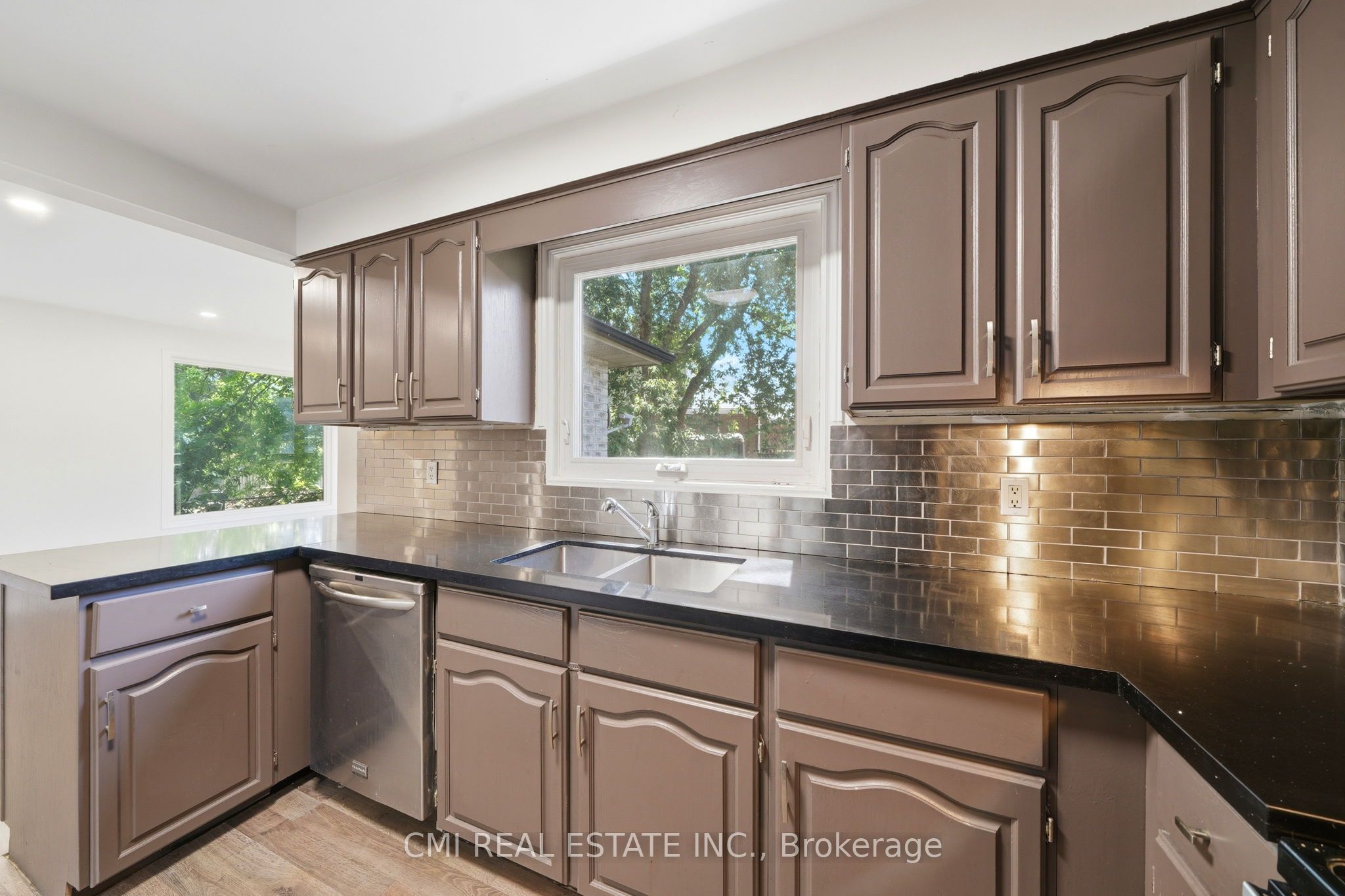 39 Camrose Drive Property Photo 13