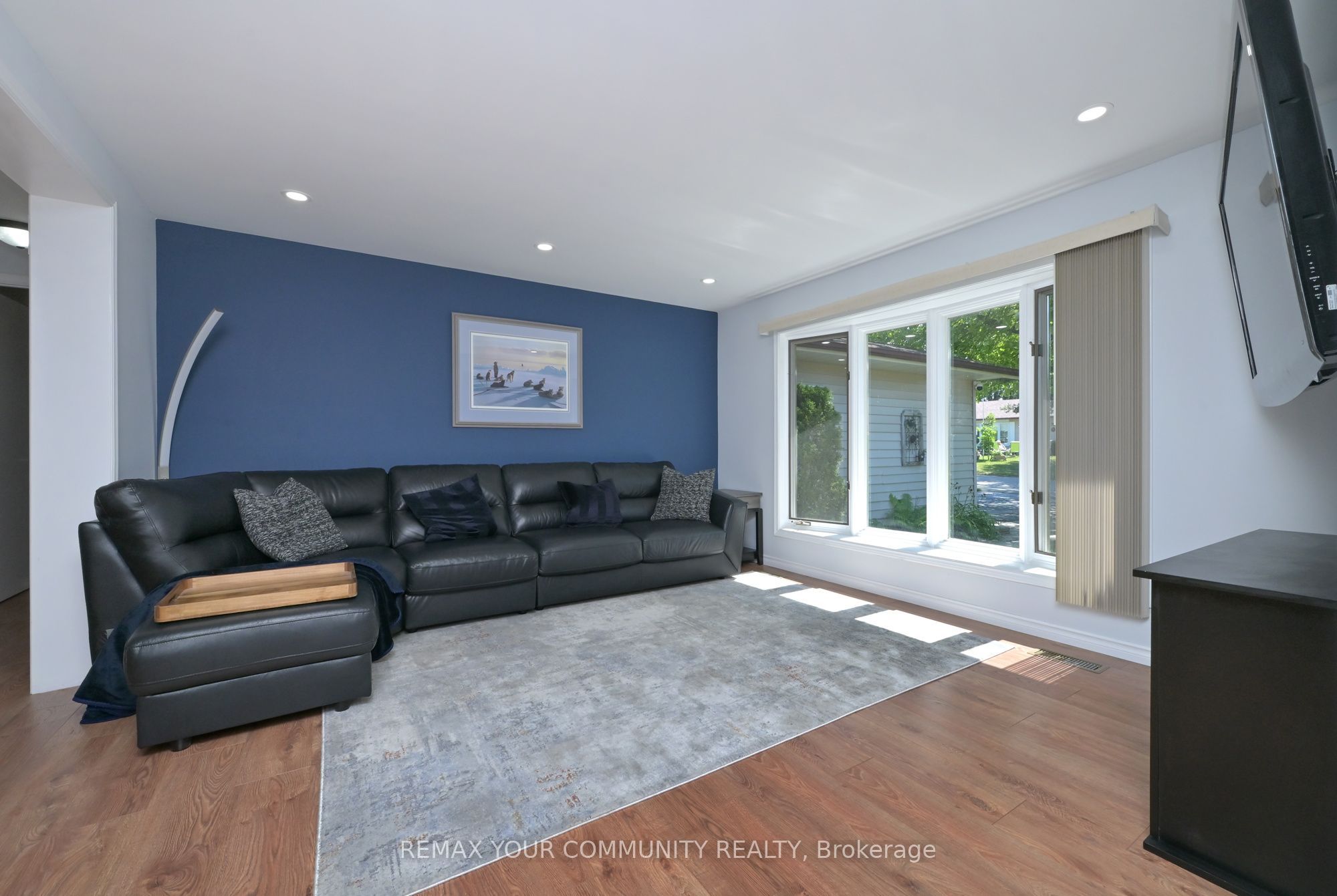 76 Tecumseth Pines Drive Property Photo 7