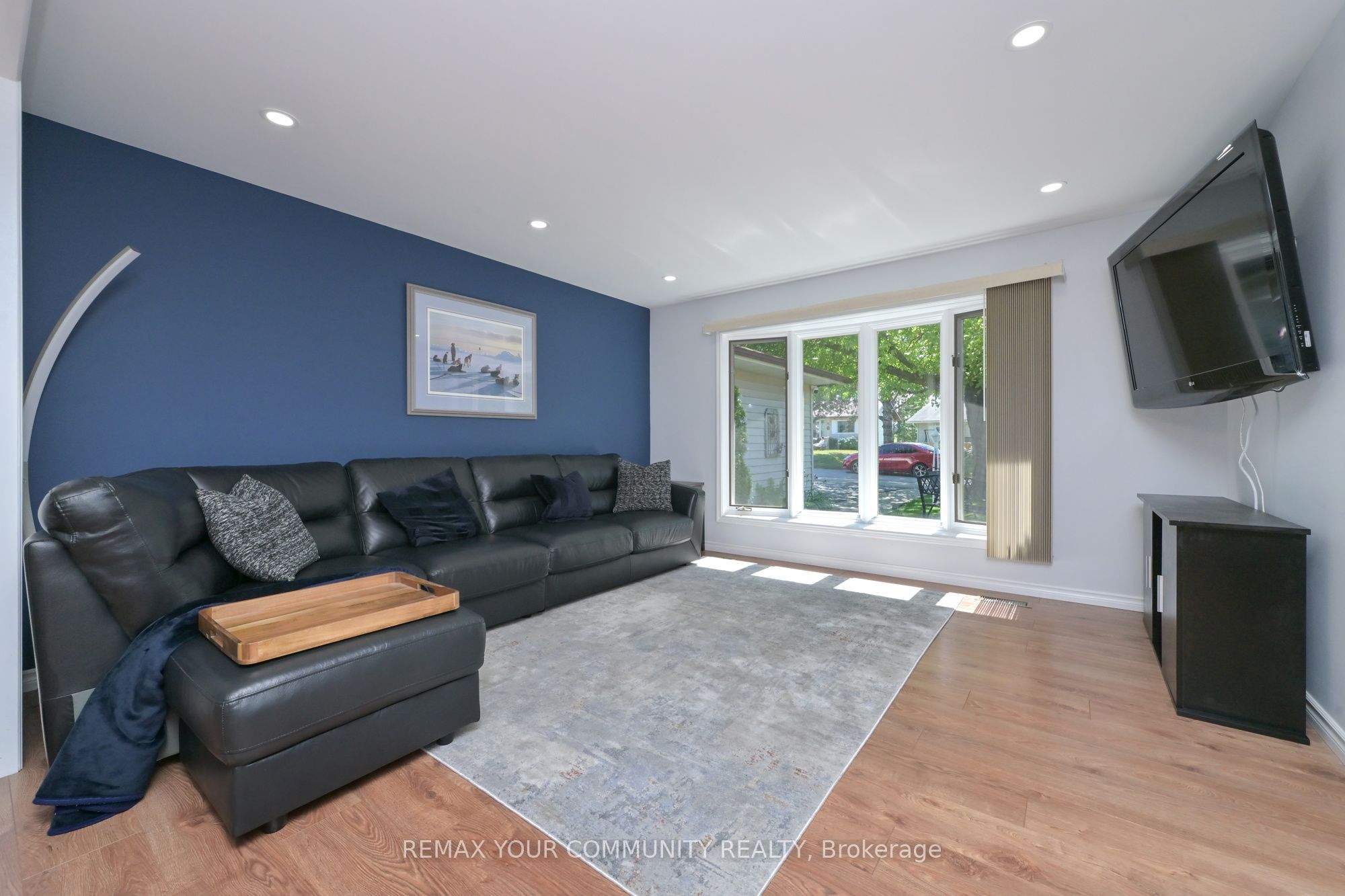 76 Tecumseth Pines Drive Property Photo 9