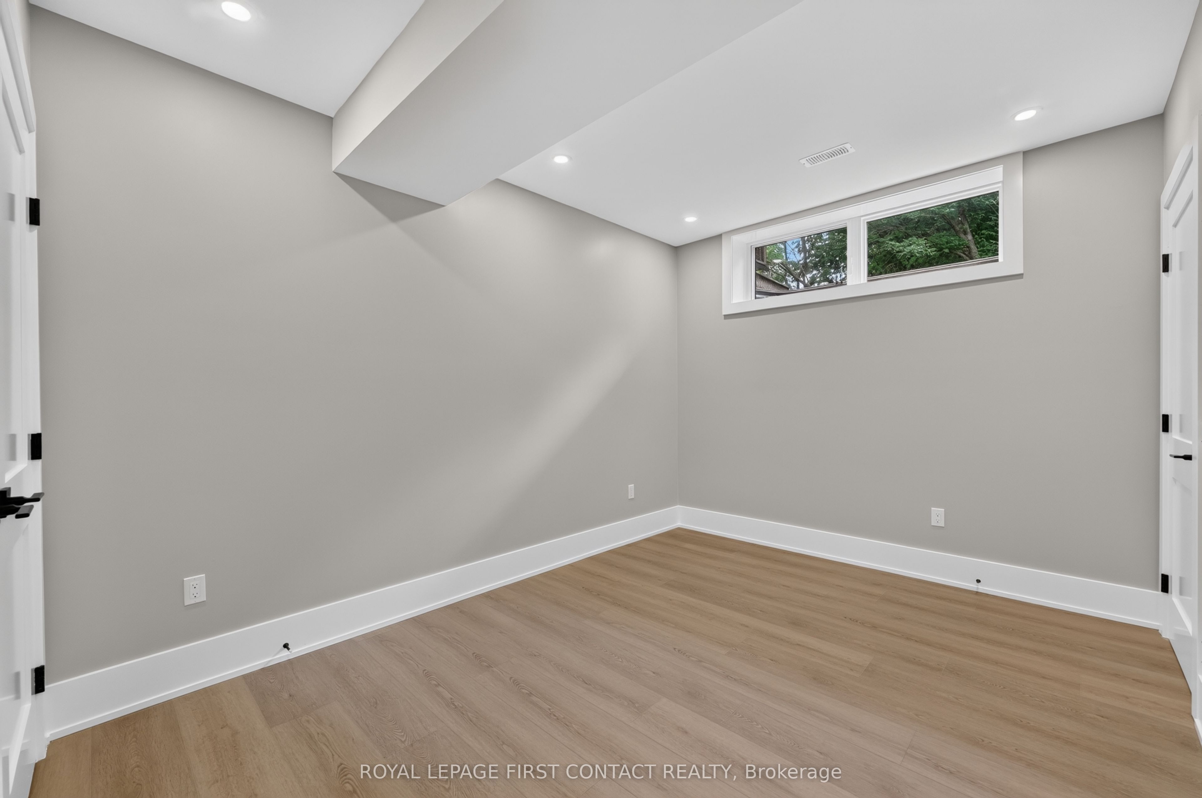 929 7th Line Lower Property Photo 8