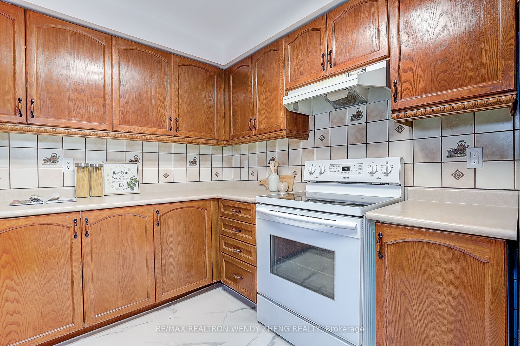 145 Glasgow Crescent Property Photo 13