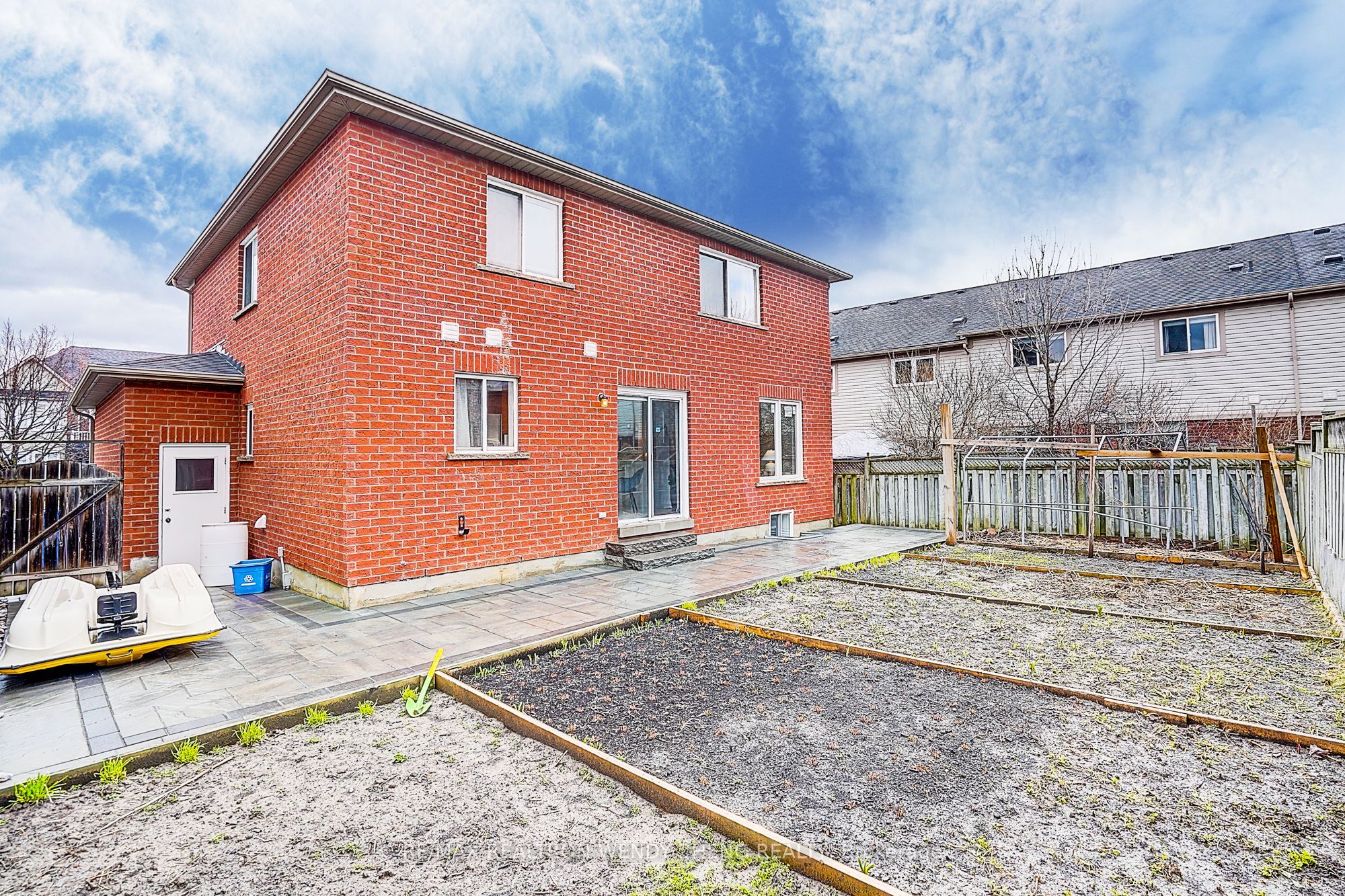 145 Glasgow Crescent Property Photo 33